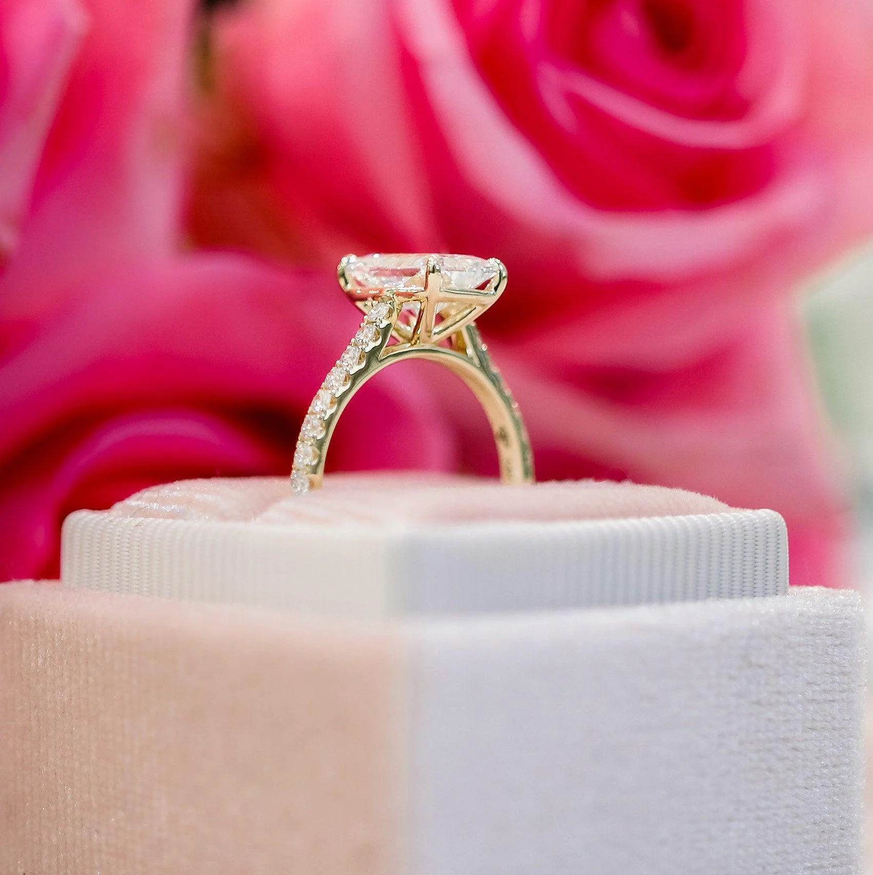 5.50Ct IGI LAB Radiant Diamond Engagement Ring Platinum - F/VS - Image 5