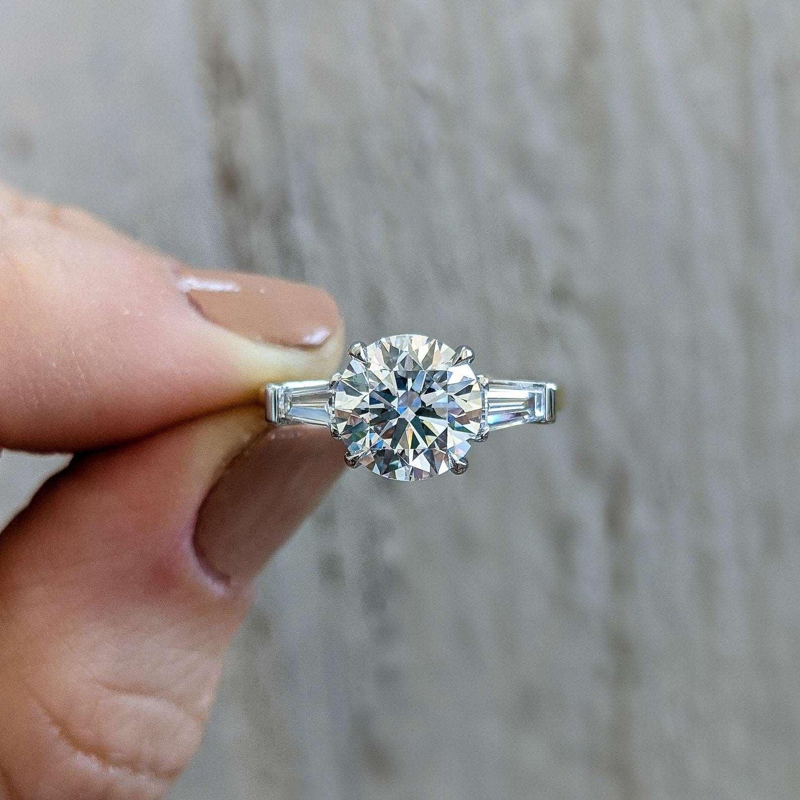 2.50CT D/VS IGI Certified Round Diamond Trilogy Engagement Ring - Image 3