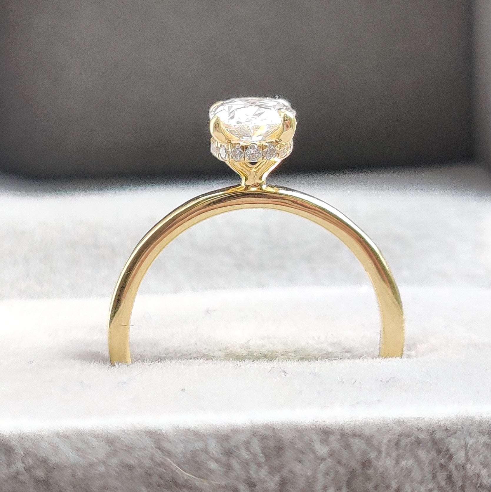 1.15CT IGI Certified Diamond Oval Cut Hidden Halo Women's Engagement Ring - 18k Yellow Gold - Image 2