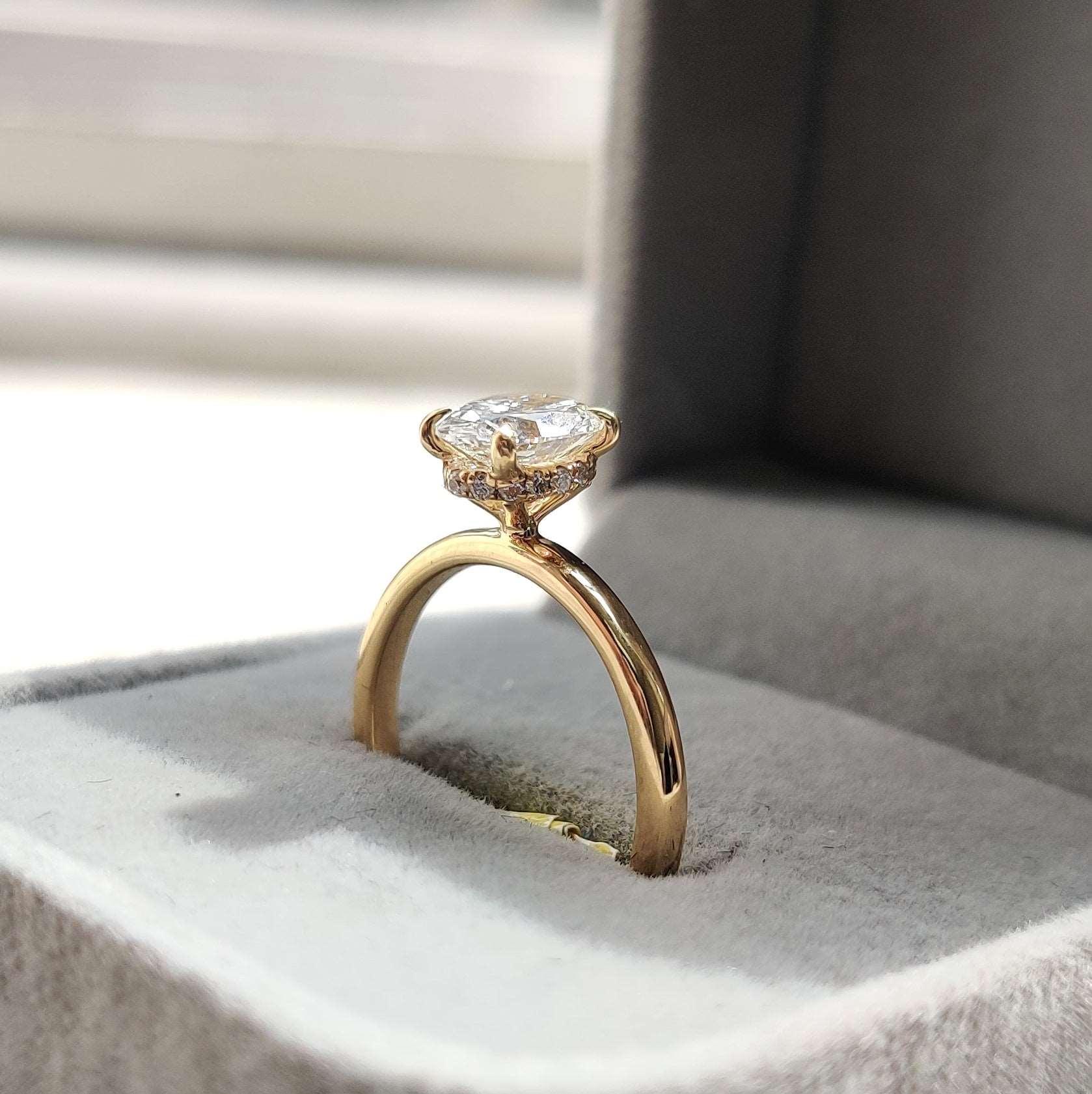1.15CT IGI Certified Diamond Oval Cut Hidden Halo Women's Engagement Ring - 18k Yellow Gold - Image 6