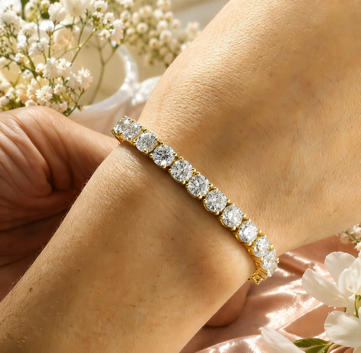 D/VS 25.00 ct Lab Diamond Claw Set Tennis Bracelet in 9k Gold - Image 4
