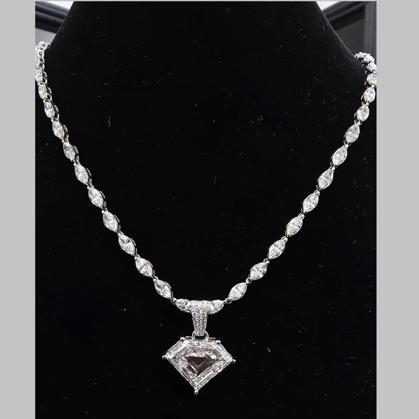 25Ct, Lab Grown Fancy Super Man Cut & Multi Diamond Designer Necklace In Platinum - Image 3