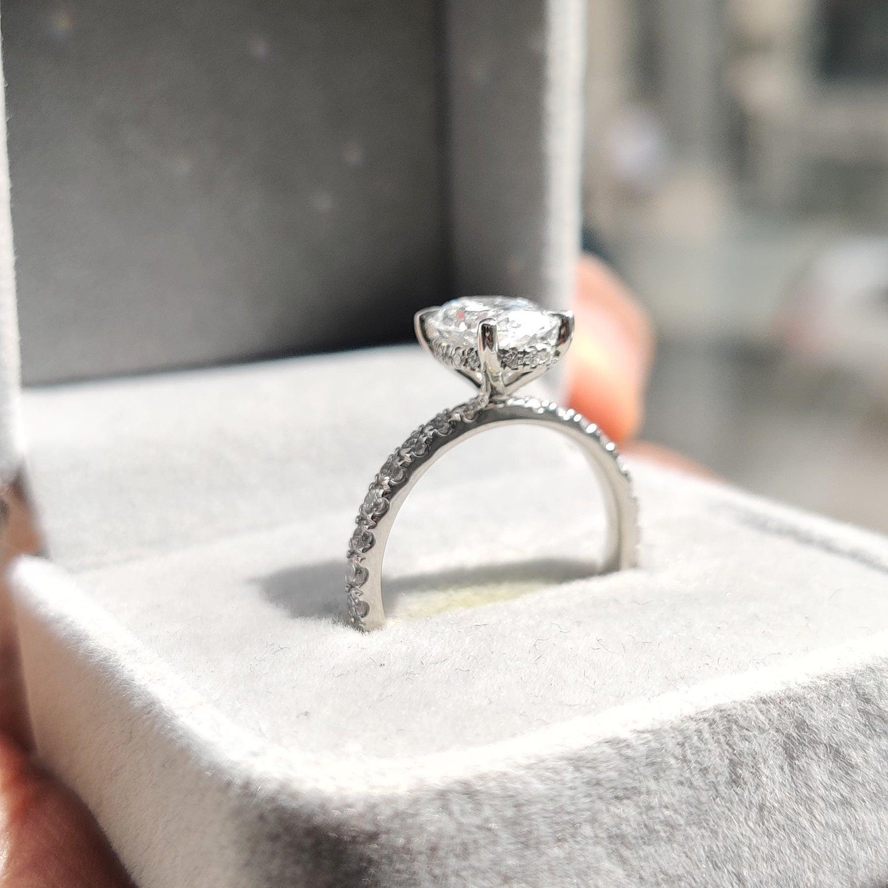 E/VS 2.50Ct - 3.50CT IGI Certified Diamond Oval Cut Hidden Halo Engagement Ring - Image 3