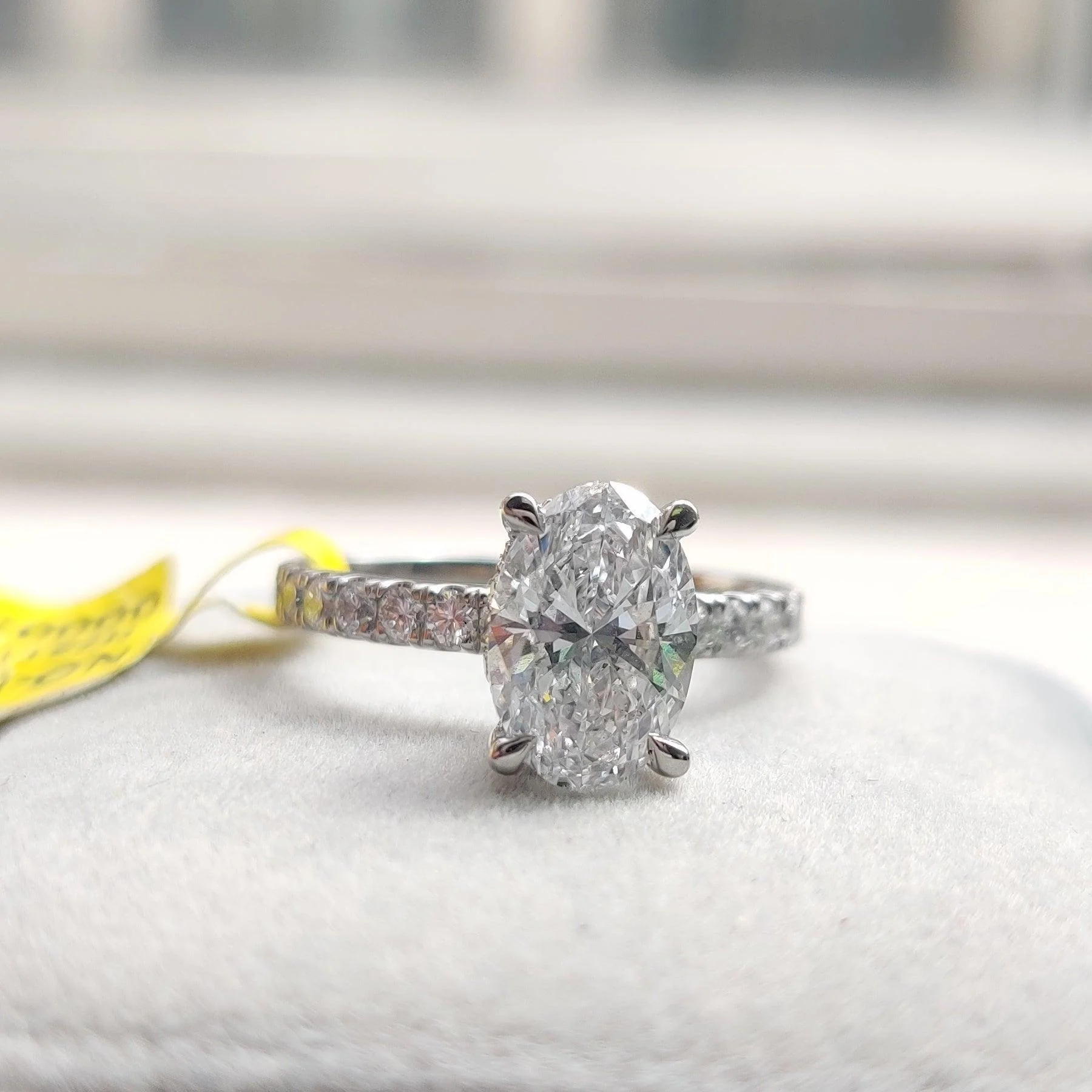 E/VS 2.50Ct - 3.50CT IGI Certified Diamond Oval Cut Hidden Halo Engagement Ring - Image 5