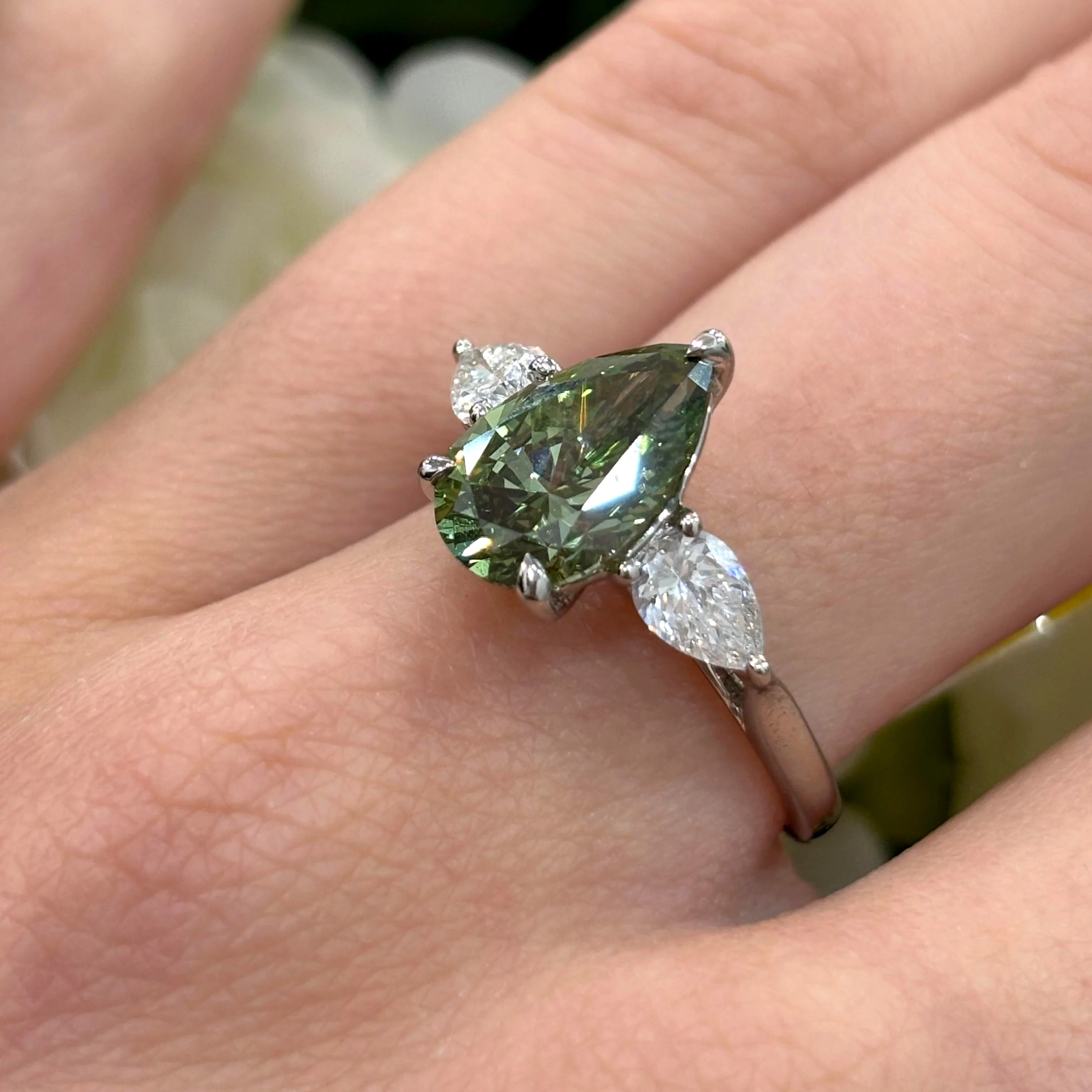 3.20 Carat IGI Lab Fancy Vivid Green Pear & Side Pear Diamond Three-Stone Ring In Platinum - Image 2