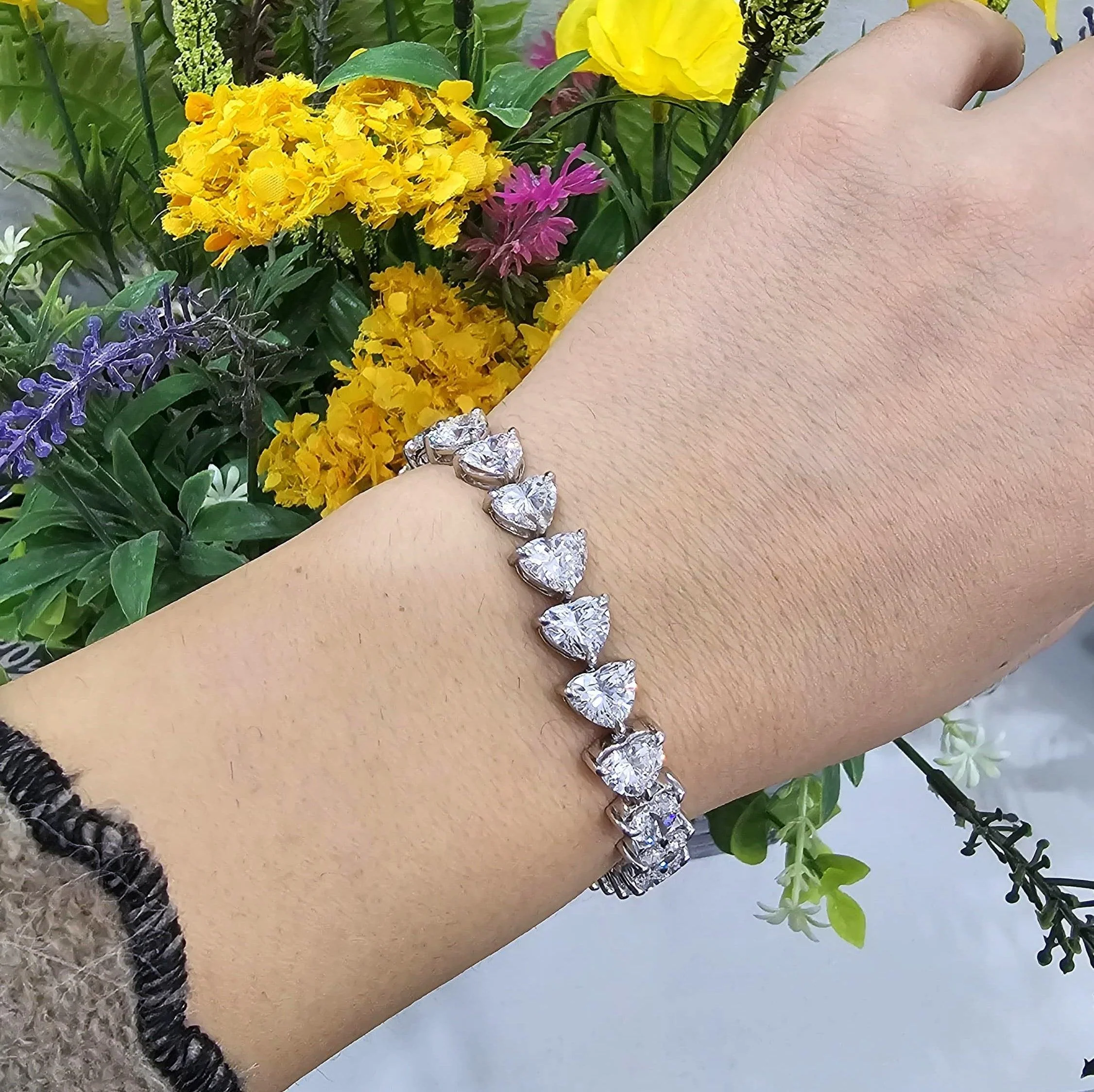 30.00ct Heart Shape Lab Diamond Tennis Bracelet in Platinum - D/VS - Image 4