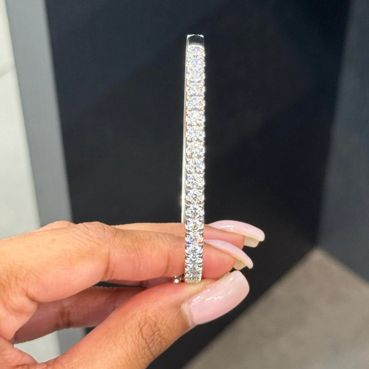 4.00CT D/VS Lab Grown Round Diamond Bangle In White Gold - Image 5