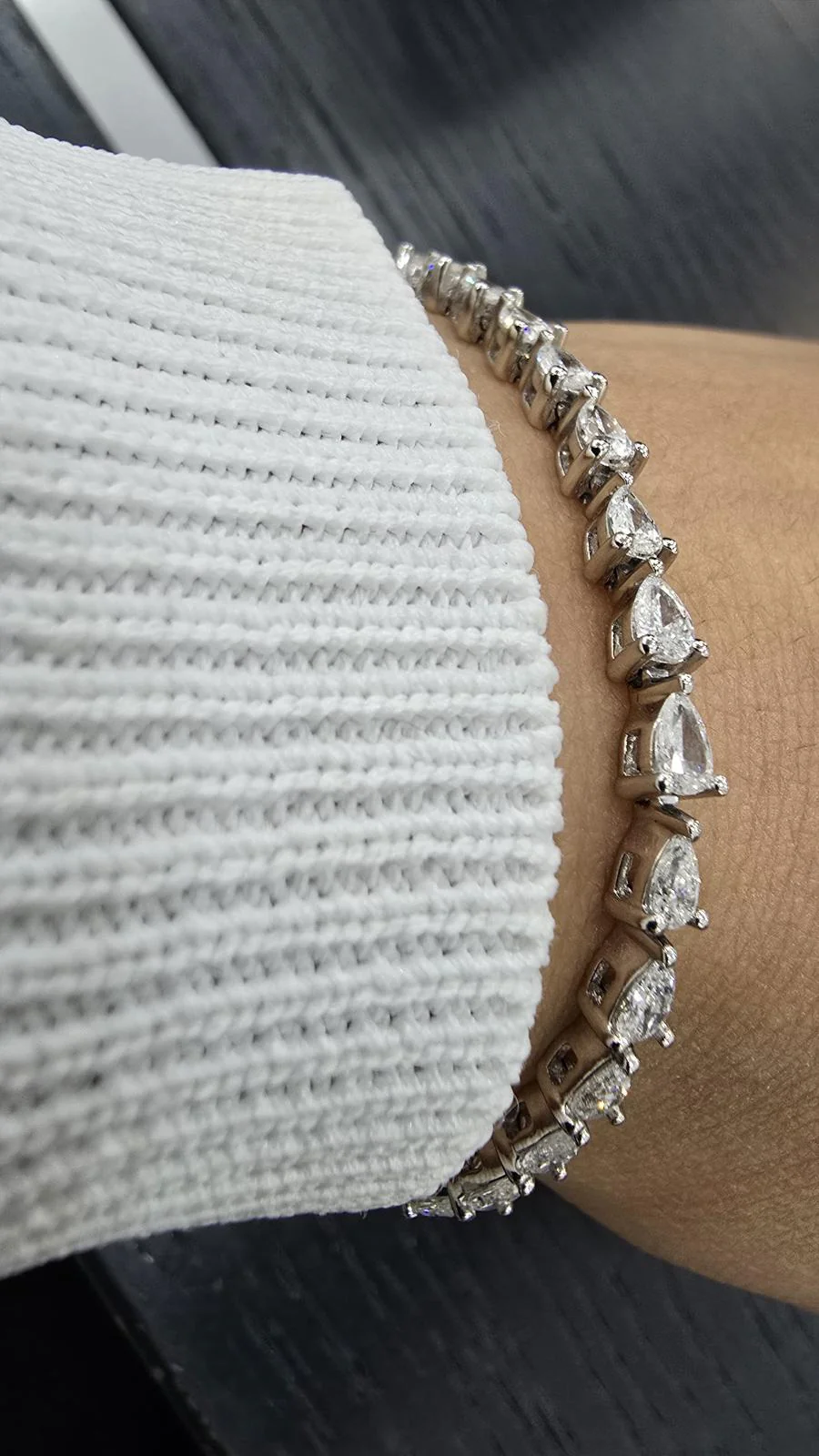 8.50CT D/VS Lab Grown Pear Diamond Claw Set Tennis Bracelet In White Gold - Image 5