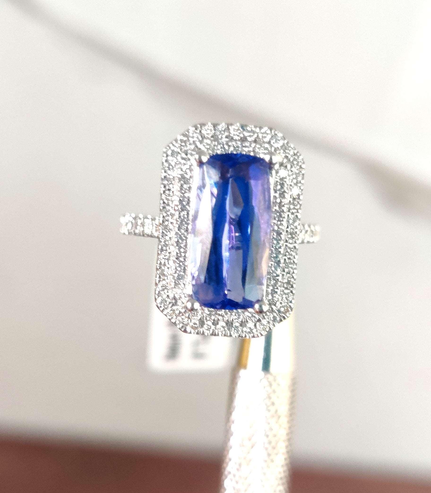 AAA 3.30 Ct Tanzanite Long Cushion & D/VS 0.52 Ct Diamond Halo Ring In Platinum - Image 6