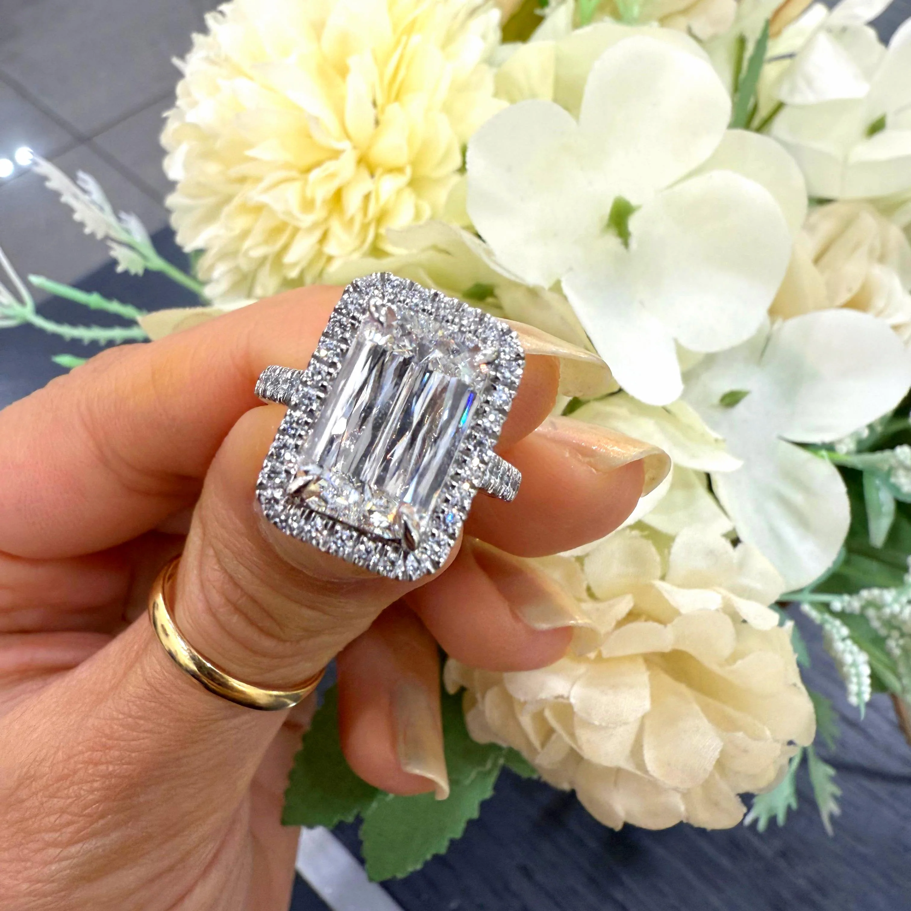 IGI Certified 6.00Ct Ashoka Lab Diamond Halo Ring in Platinum - Image 3