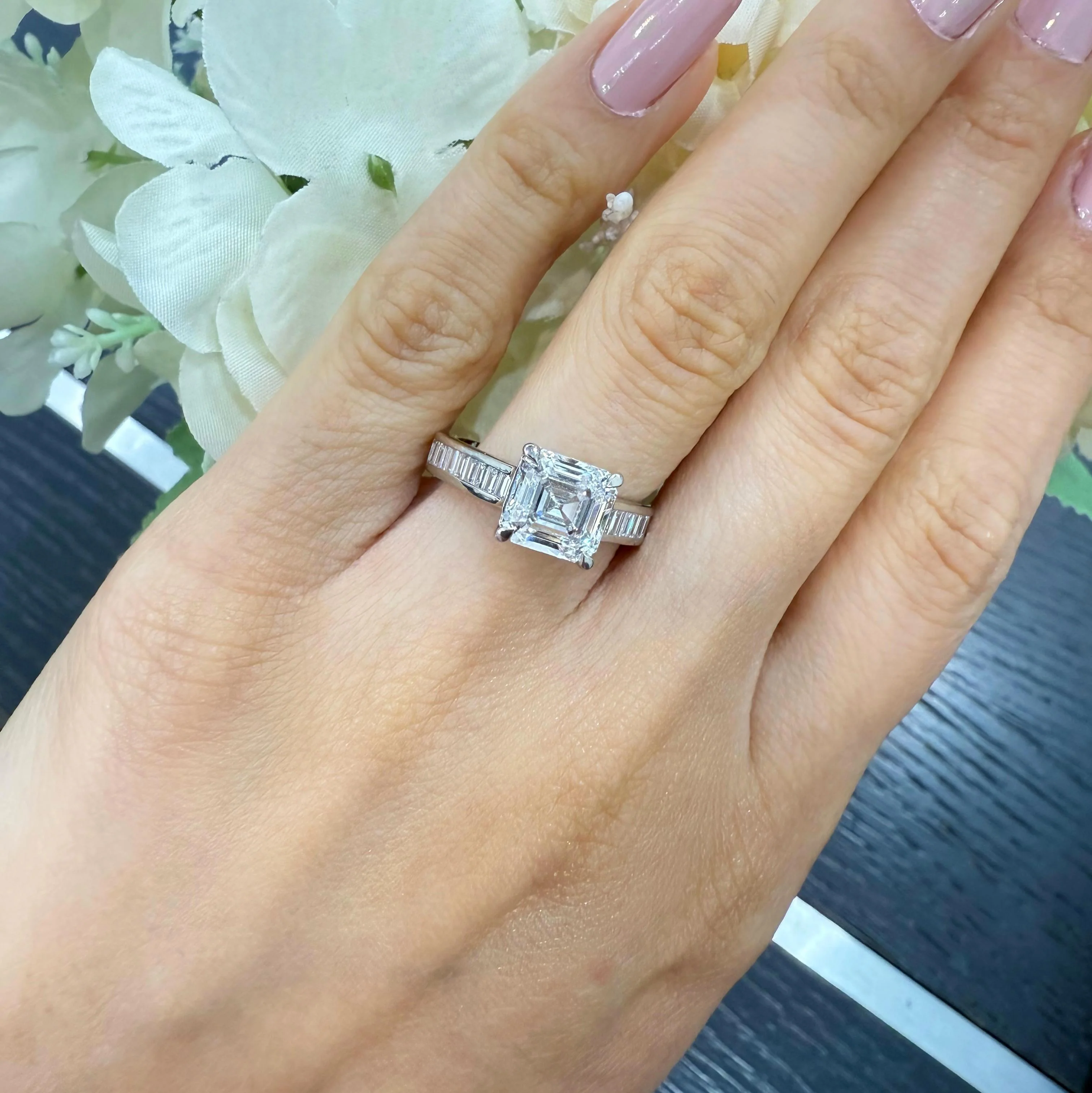 3.50CT IGI Certified Lab Grown Asscher & Baguette Diamond Engagement Ring in Platinum. E/VS quality, UK hallmarked, - Image 3