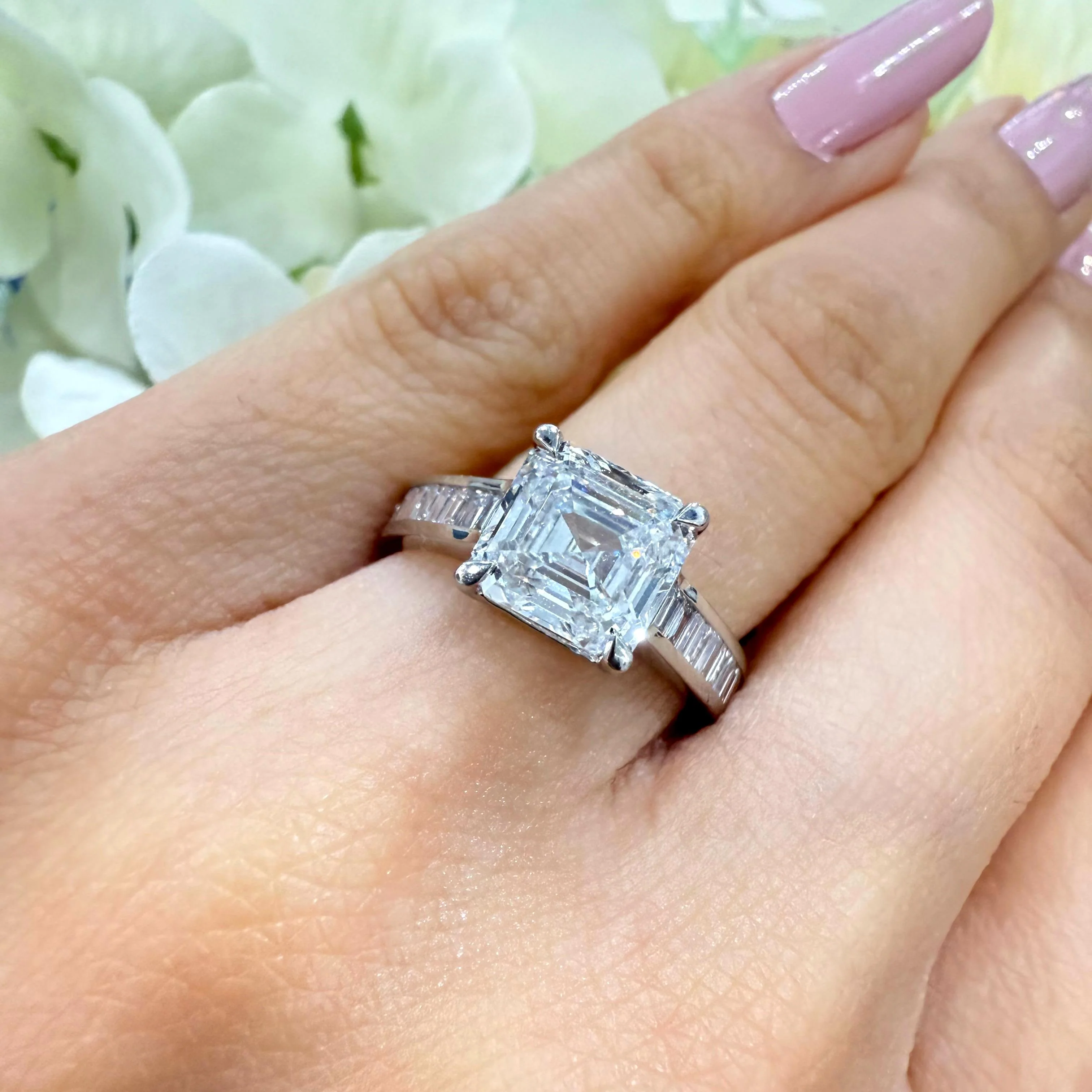 3.50CT IGI Certified Lab Grown Asscher & Baguette Diamond Engagement Ring in Platinum. E/VS quality, UK hallmarked, - Image 5