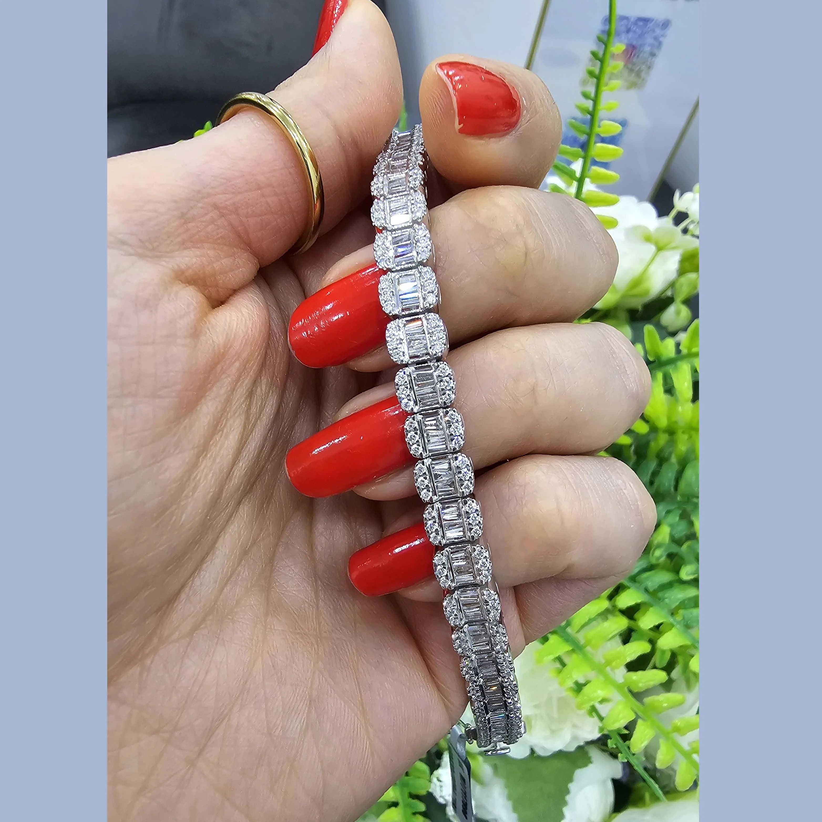8.00Ct F/VS Baguette and Round Diamond Designer Bracelet for Women's in Hallmarked Gold - 7.5inches - Image 5