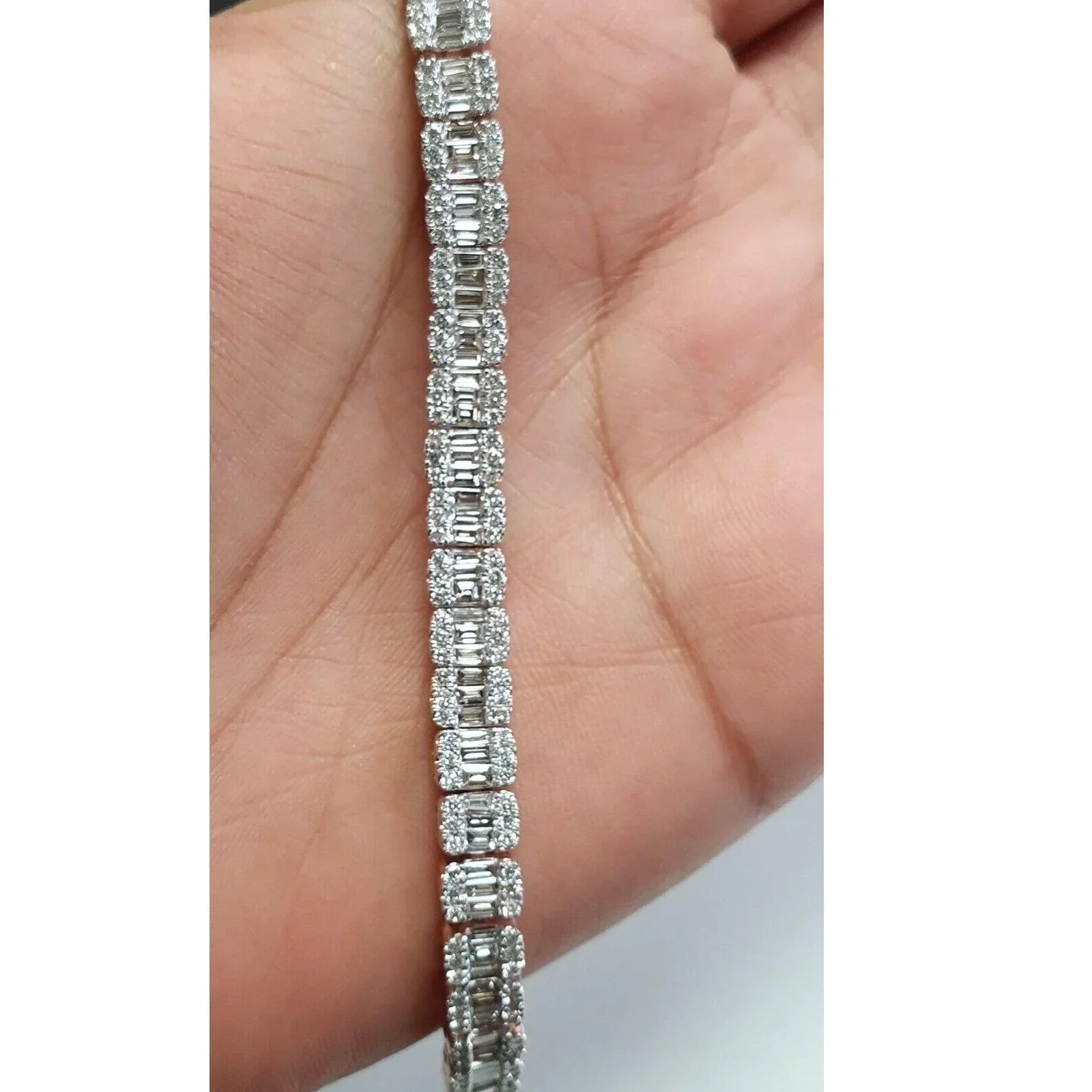 F/VS Natural Baguette & Round Diamond Designer Bracelet for Women's in Hallmarked Gold - 5.00Ct - 7inches - Image 4