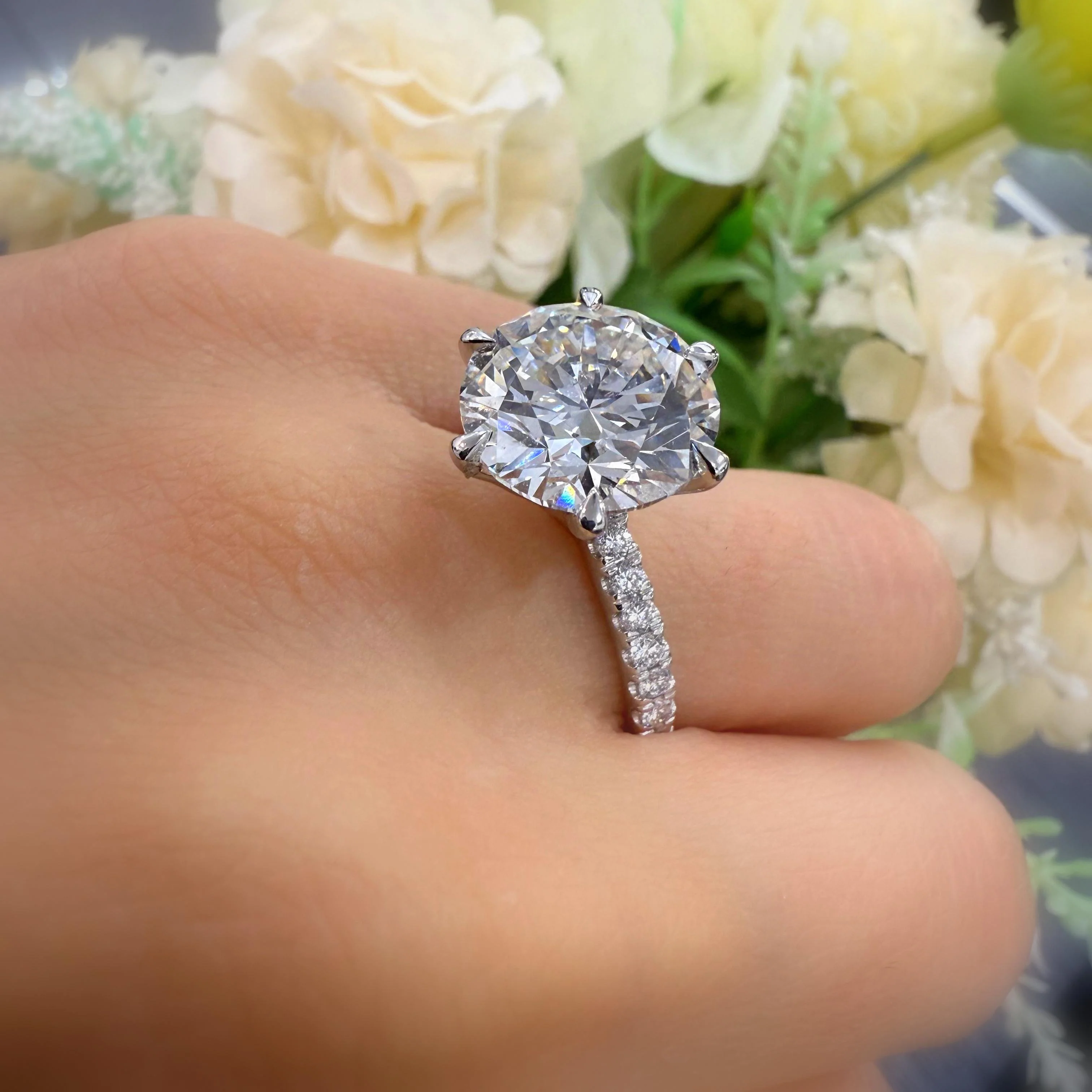 Certified Lab Round Diamond Engagement Ring with Side Stones in Platinum 8.00Ct F/VS - Image 4