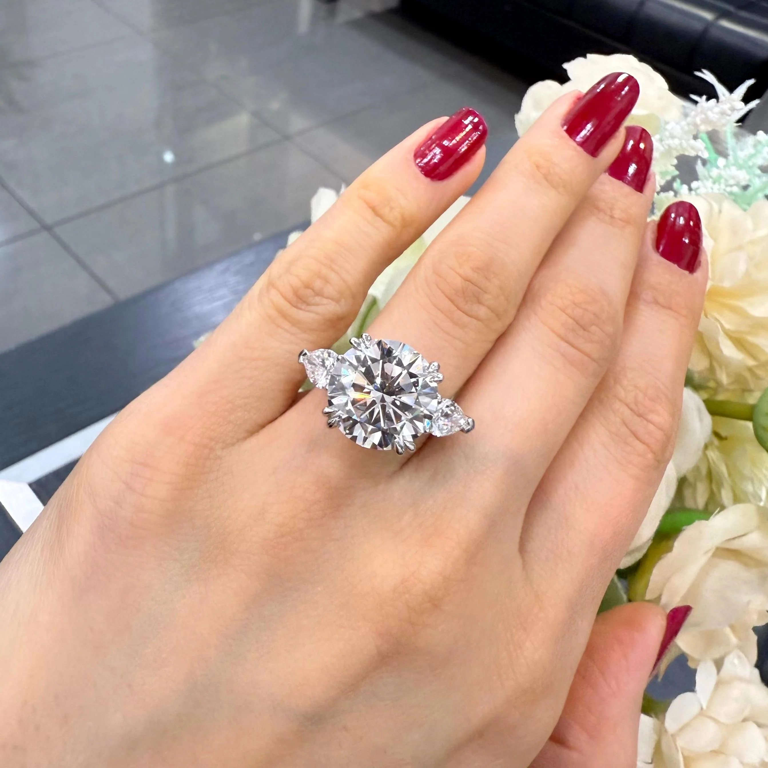 Special Offer ! Certified Round & Pear Shape Lab Diamond Trilogy Ring in Platinum for Women - 9.50Ct - Image 2