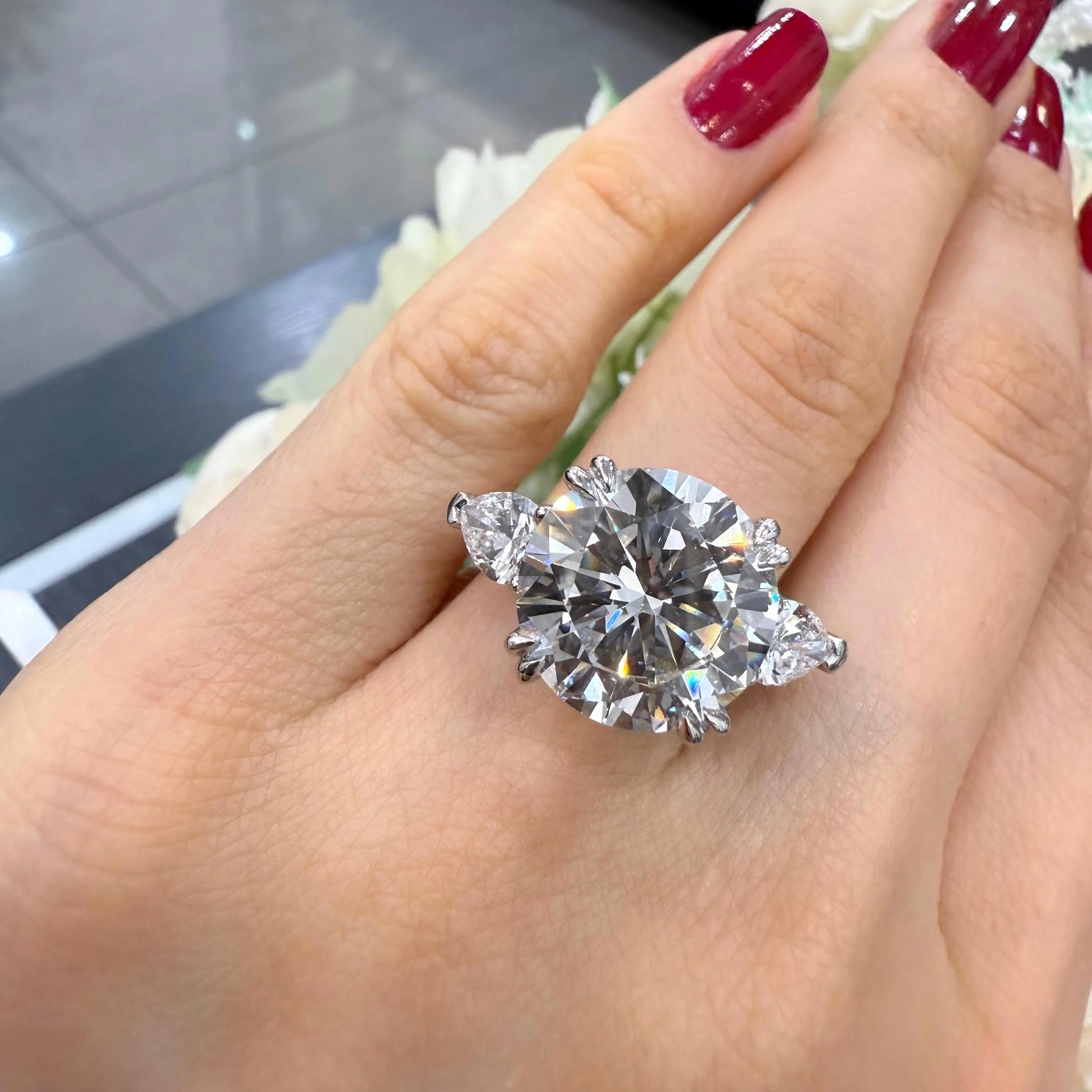 Special Offer ! Certified Round & Pear Shape Lab Diamond Trilogy Ring in Platinum for Women - 9.50Ct - Image 5