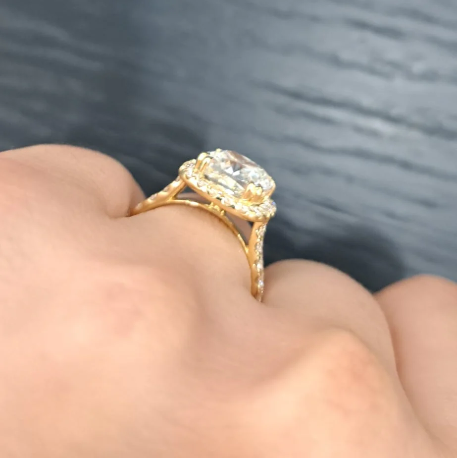 Clearance 3.62Ct IGI Certified Cushion Diamond Halo Engagement Ring In 18k Yellow Gold - Image 2