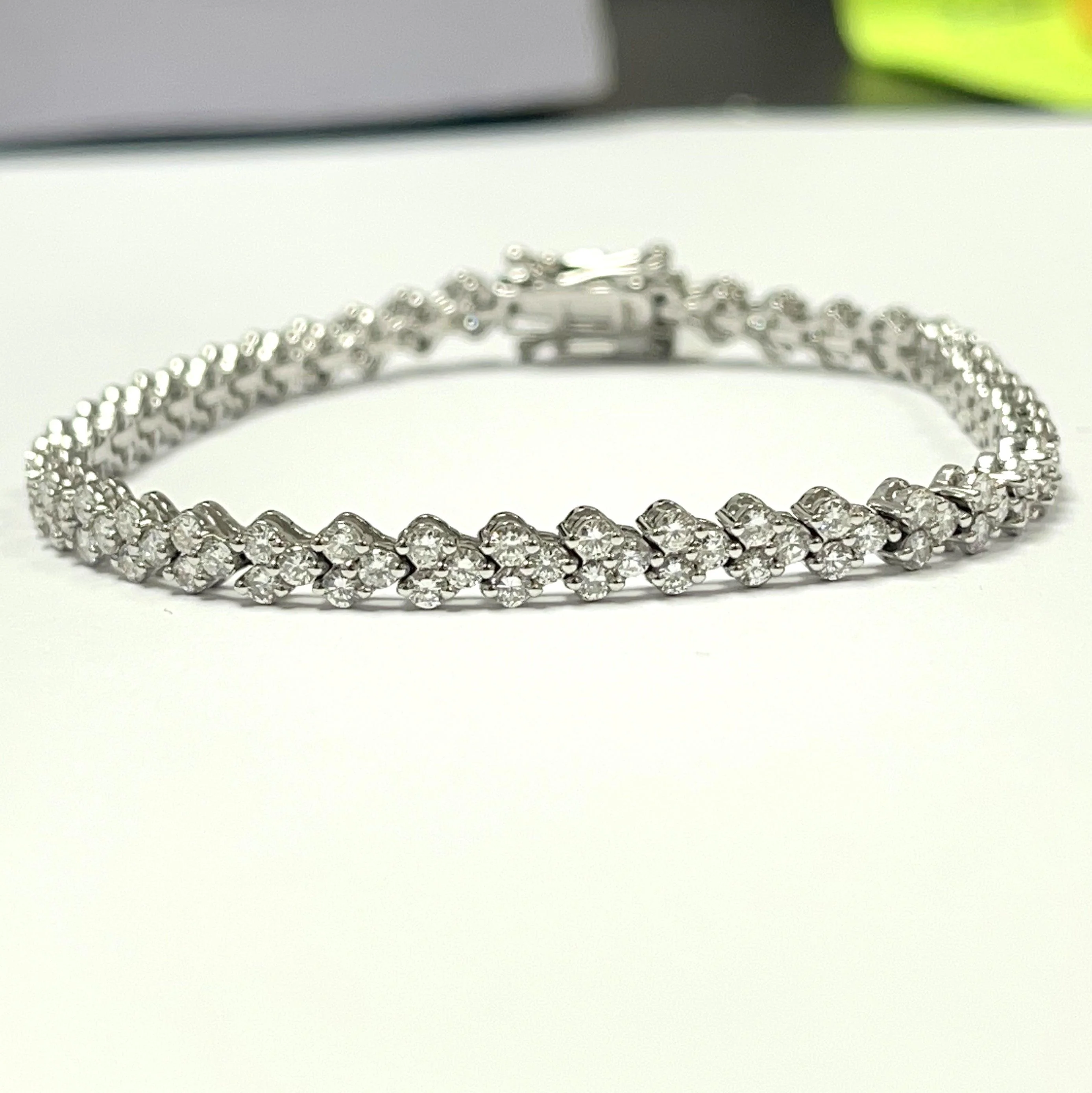 Clearance ! D-E/VS 5.00 ct Round Diamond Heart Style Tennis Bracelet , 18k White Gold - Image 2