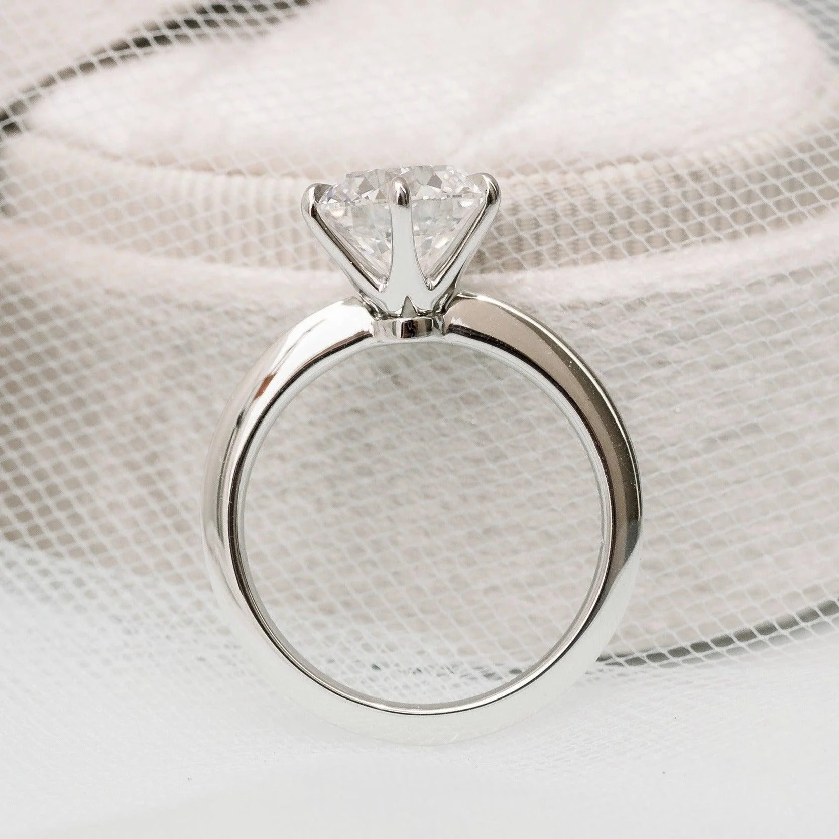 Clearance IGI Certified 4-5Ct Round Diamond Solitaire Engagement Ring in 18k Yellow Gold - Image 4