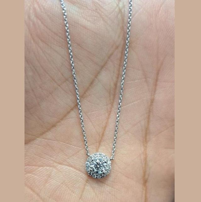 D/VVS Round Diamond Halo Pendant Necklace for Women in 18k Gold - Image 3