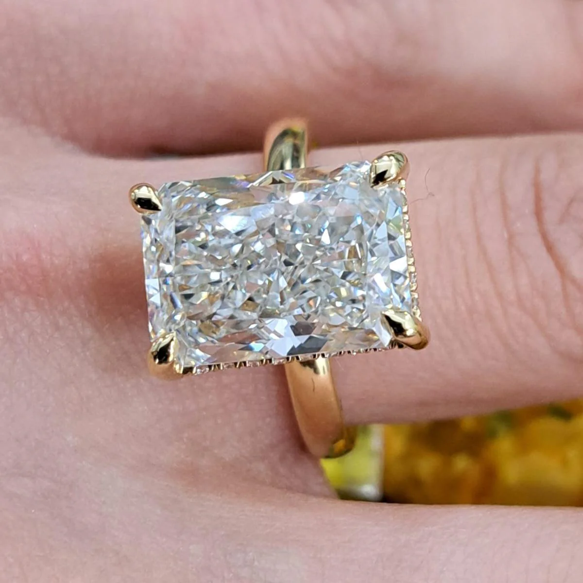 IGI Certified 6.00 Carat Radiant Diamond Hidden Halo Engagement Ring 18K Yellow Gold - Image 3