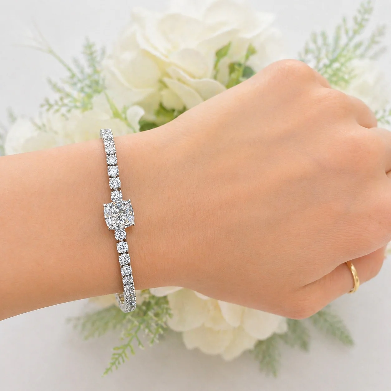 8.00Ct Cushion and Round Lab Diamond Tennis Bracelet In 9k White Gold 7inch - Image 6