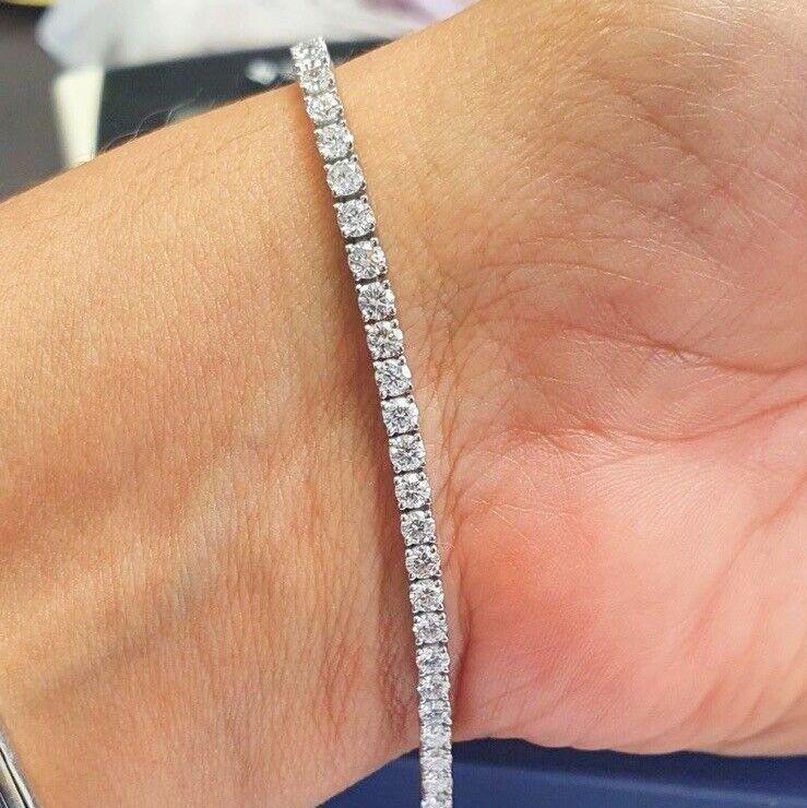 D/VVS 4.00 ct Lab Diamond Claw Set Tennis Bracelet in 9k Gold 7in