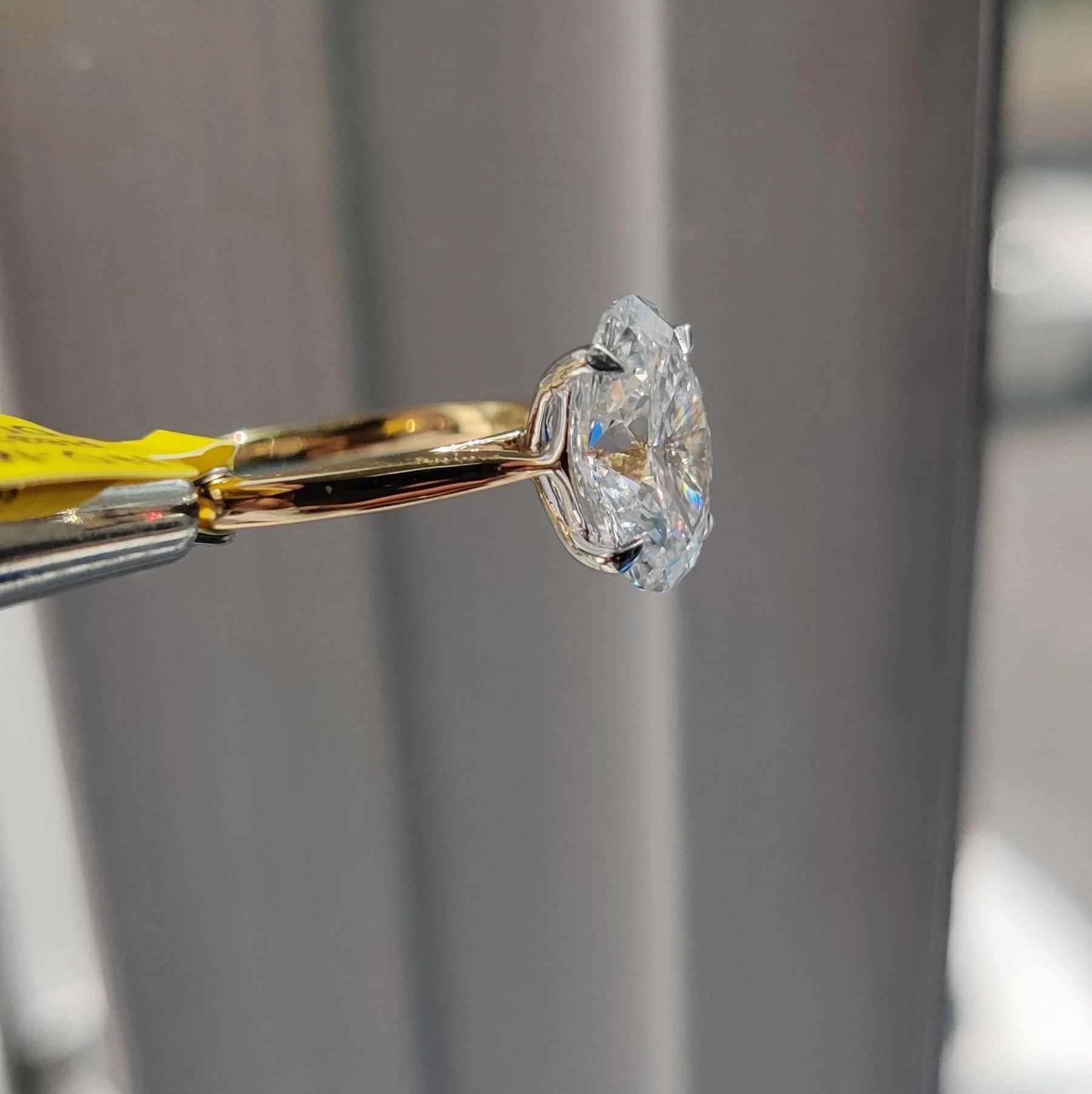 3.00 CT IGI Lab Oval Diamond Solitaire Engagement Ring - E/VS - Image 4
