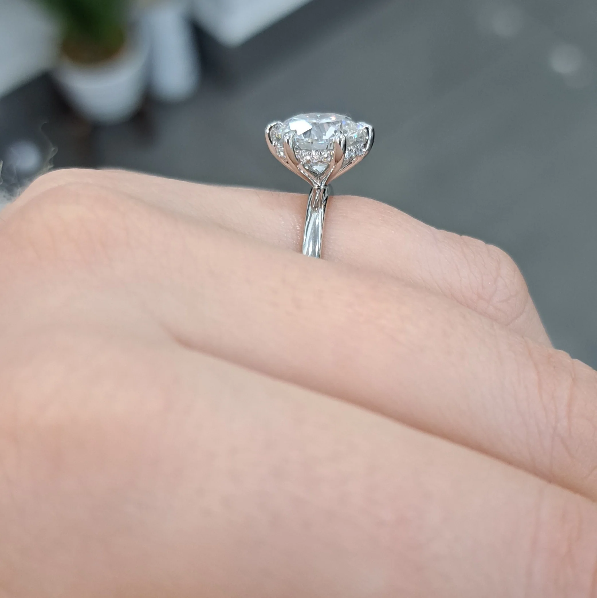 GIA Certified 1.10ct G/VS Natural Round Diamond Hidden Halo Engagement Ring In 18k Gold - Image 4