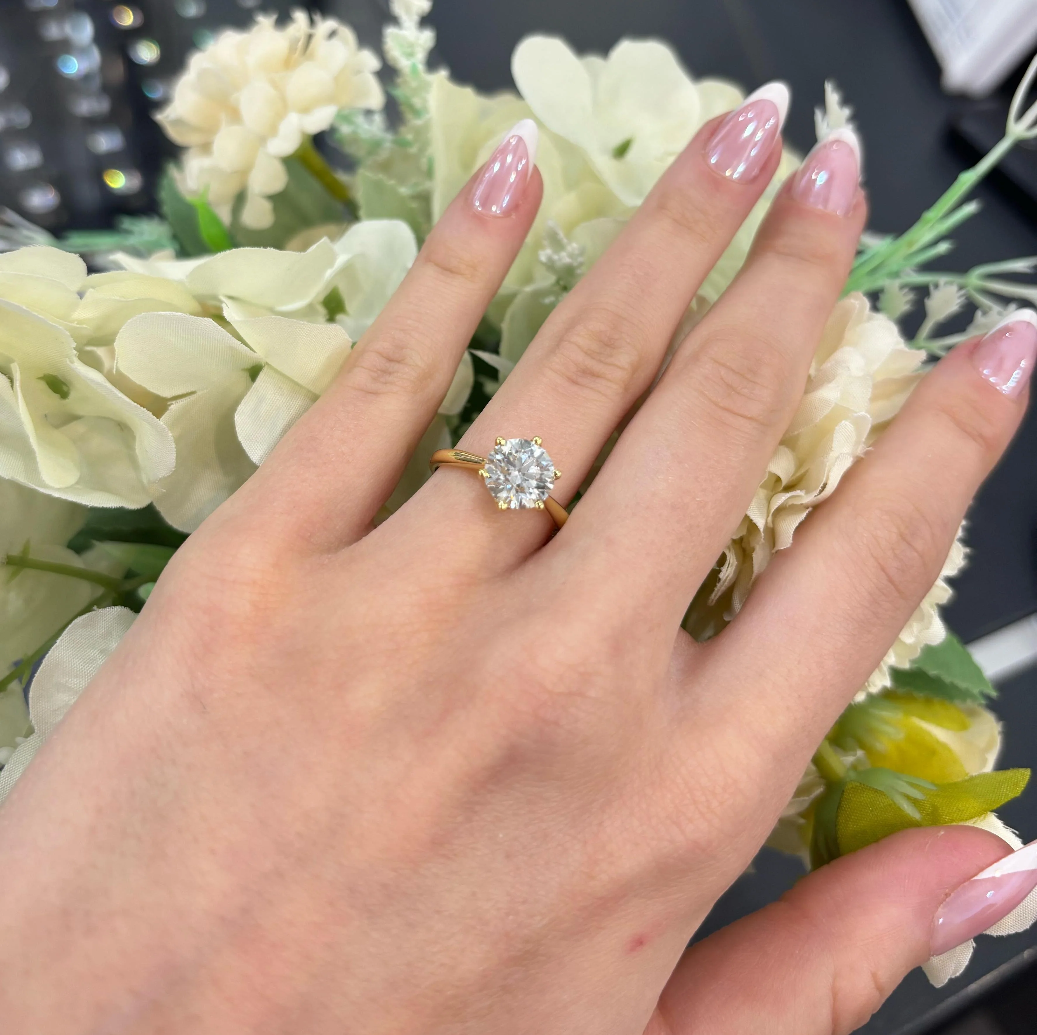 IGI Certified 2.00CT E/VS Classic Round Diamond Solitaire Engagement Ring in 18K Gold / Platinum - Image 4