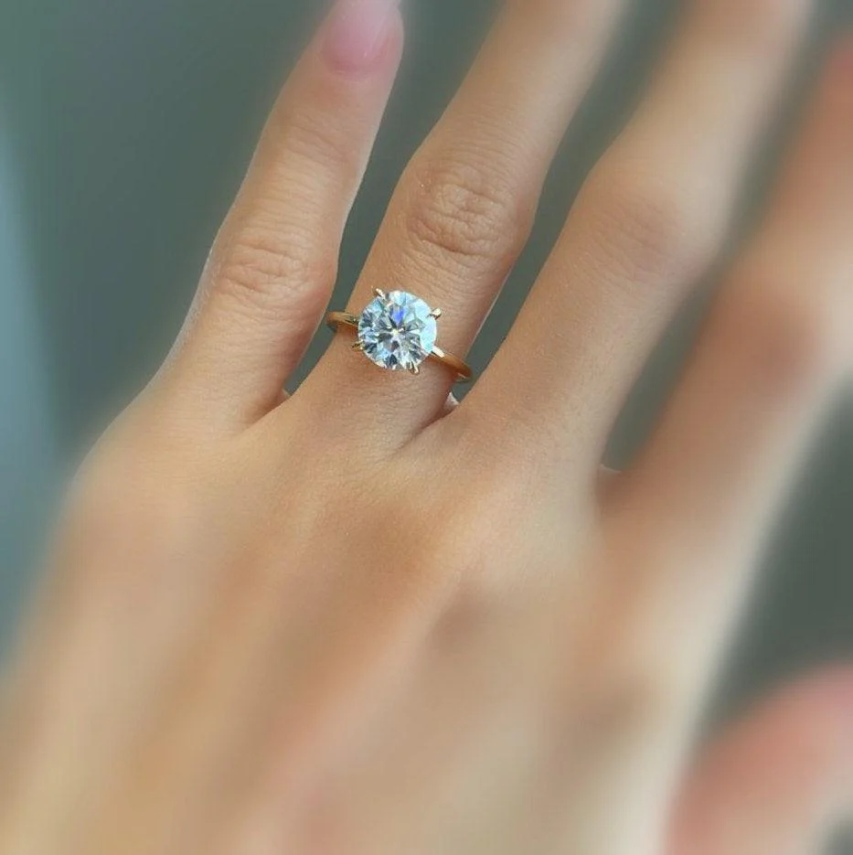 IGI Certified 1.35 Ct E/VVS Round Diamond Solitaire Engagement Ring