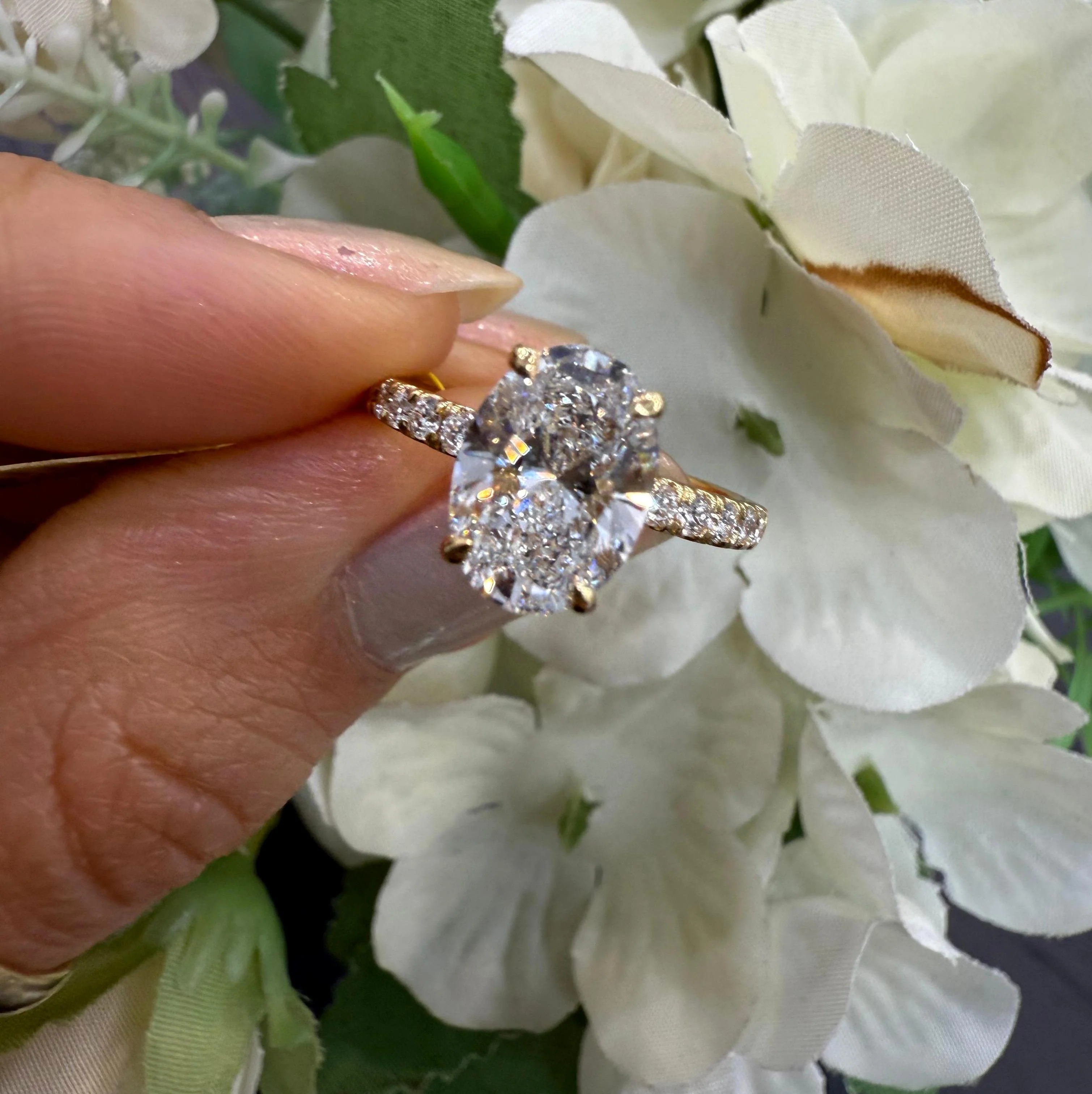 IGI Certified 2.00 Carat E/VS Oval With Side Diamond Hidden Halo Engagement Ring In 18K Yellow Gold - Image 5