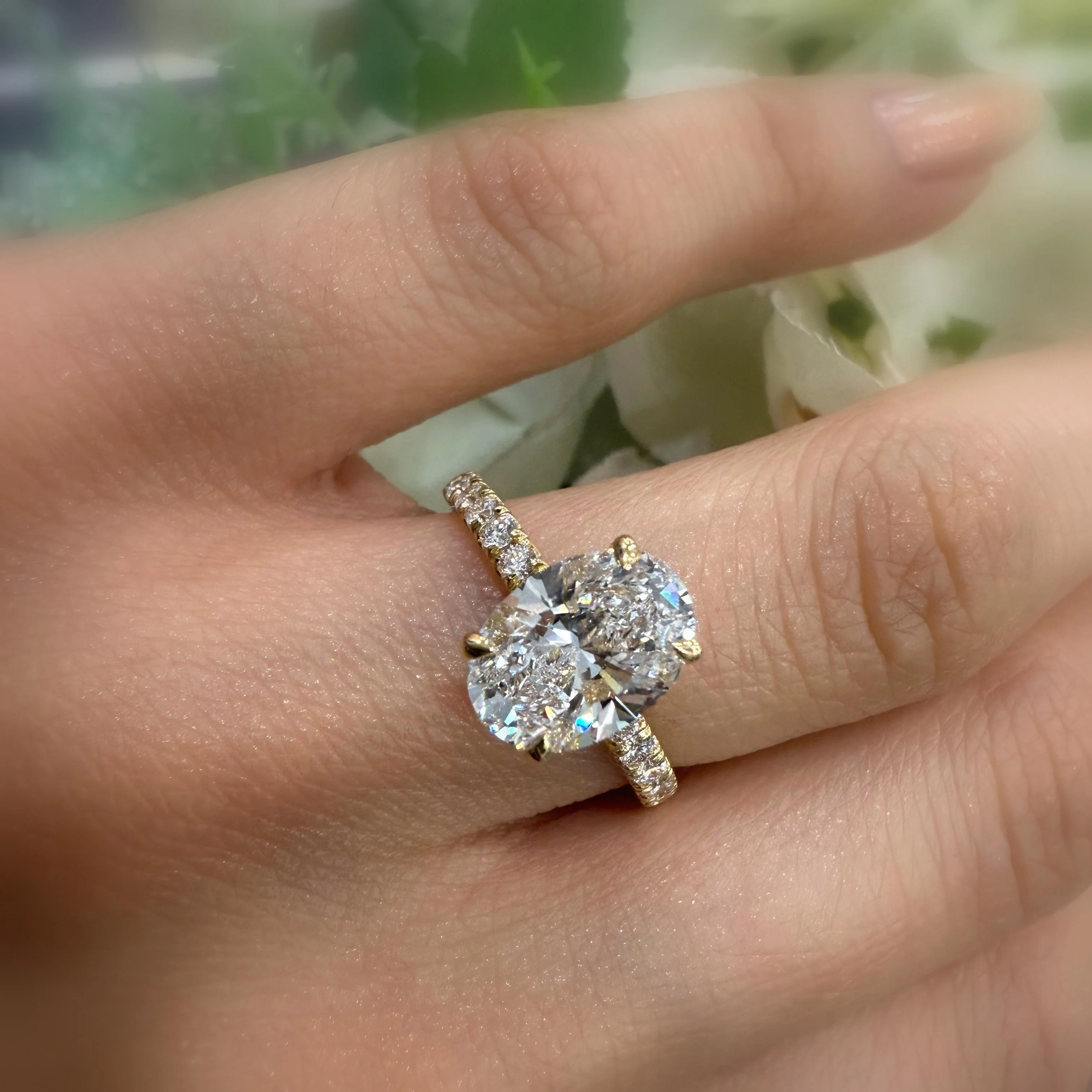 IGI Certified 2.00 Carat E/VS Oval With Side Diamond Hidden Halo Engagement Ring In 18K Yellow Gold - Image 6