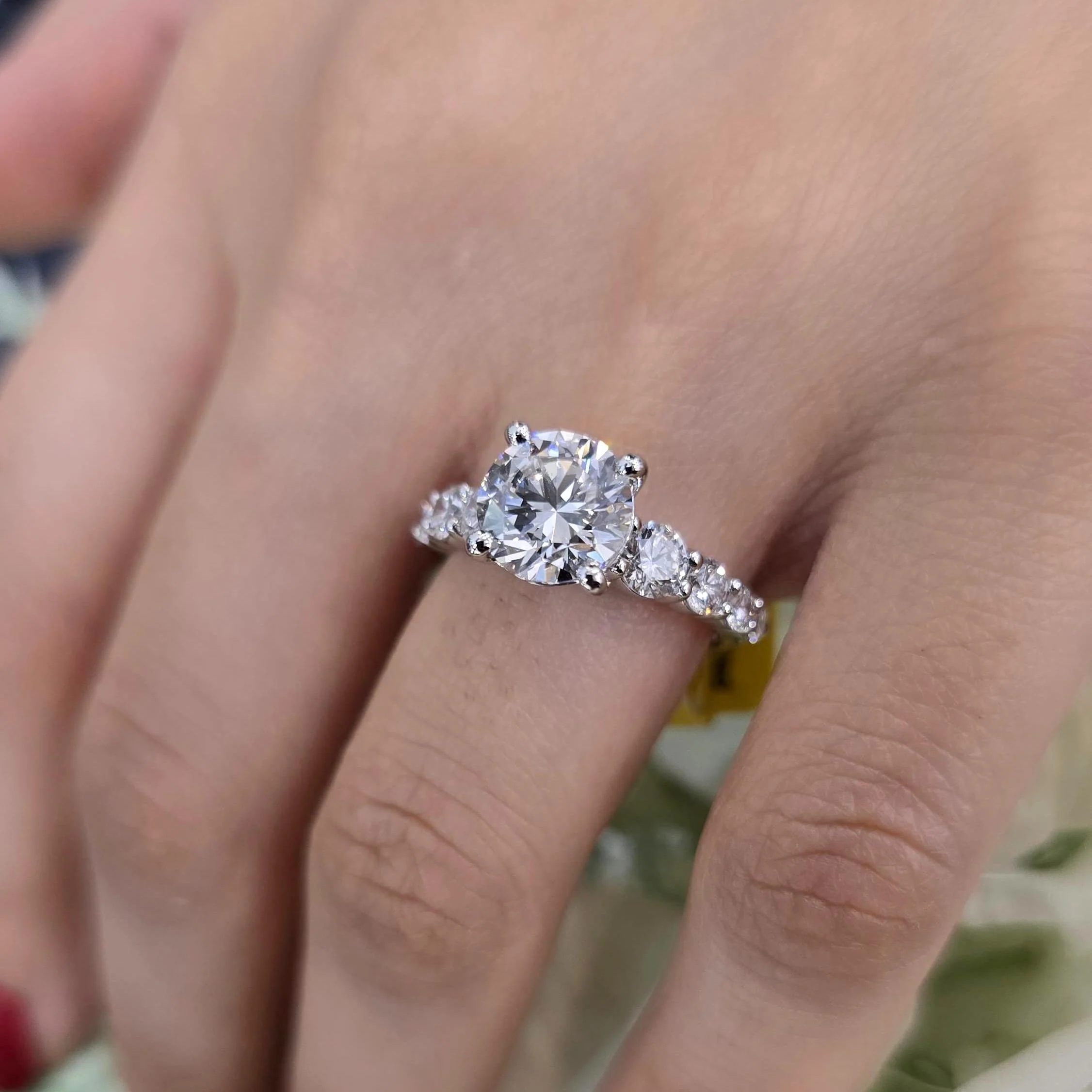 IGI Certified 3.00 Carat E/VS Lab Grown Round with Side Diamond Engagement Ring For Women