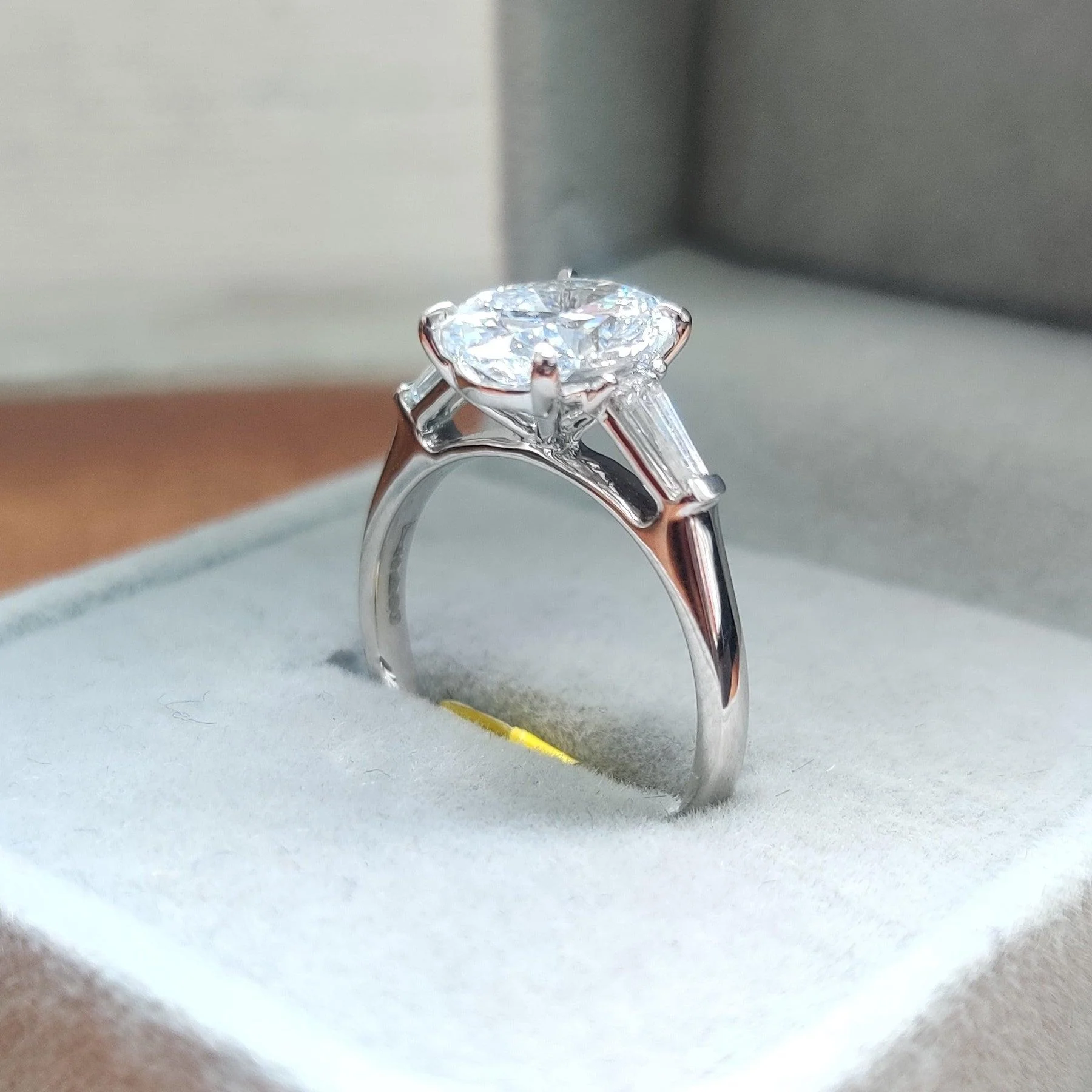 IGI Certified Diamond Oval Cut Trilogy Engagement Ring 1.50-4.50CT - Image 4