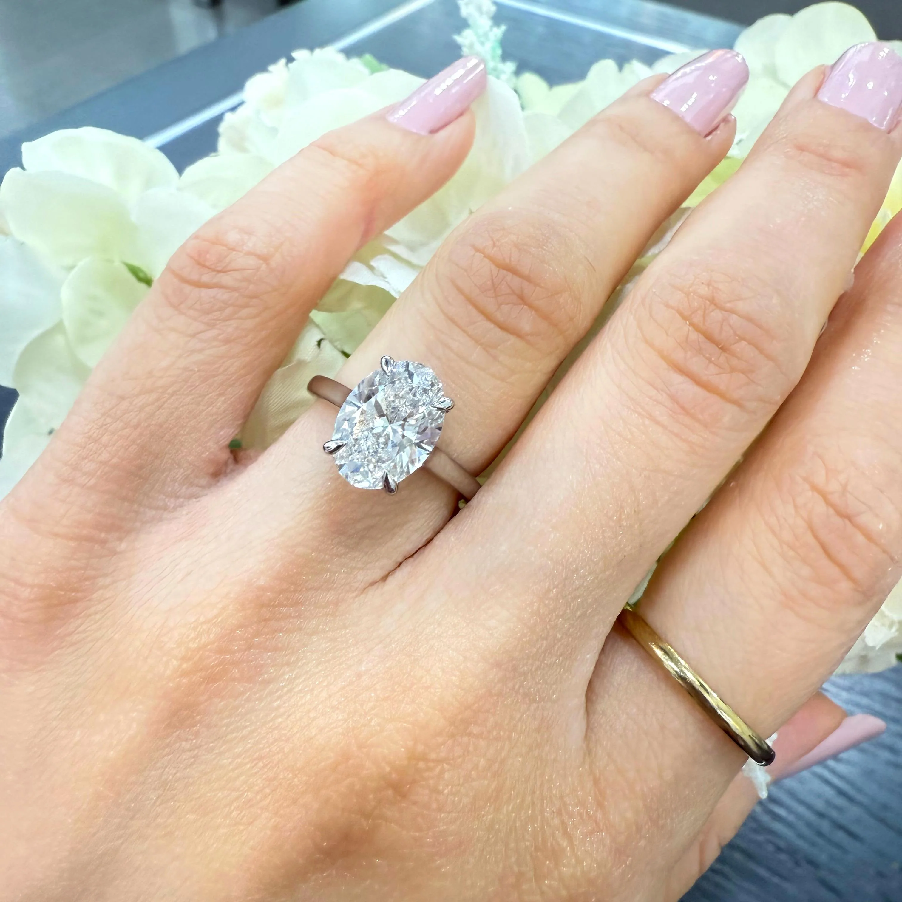 IGI Certified E/VS 4.29 Carat Lab Grown Oval Cut Diamond Solitaire Engagement Ring In Platinum - Image 3