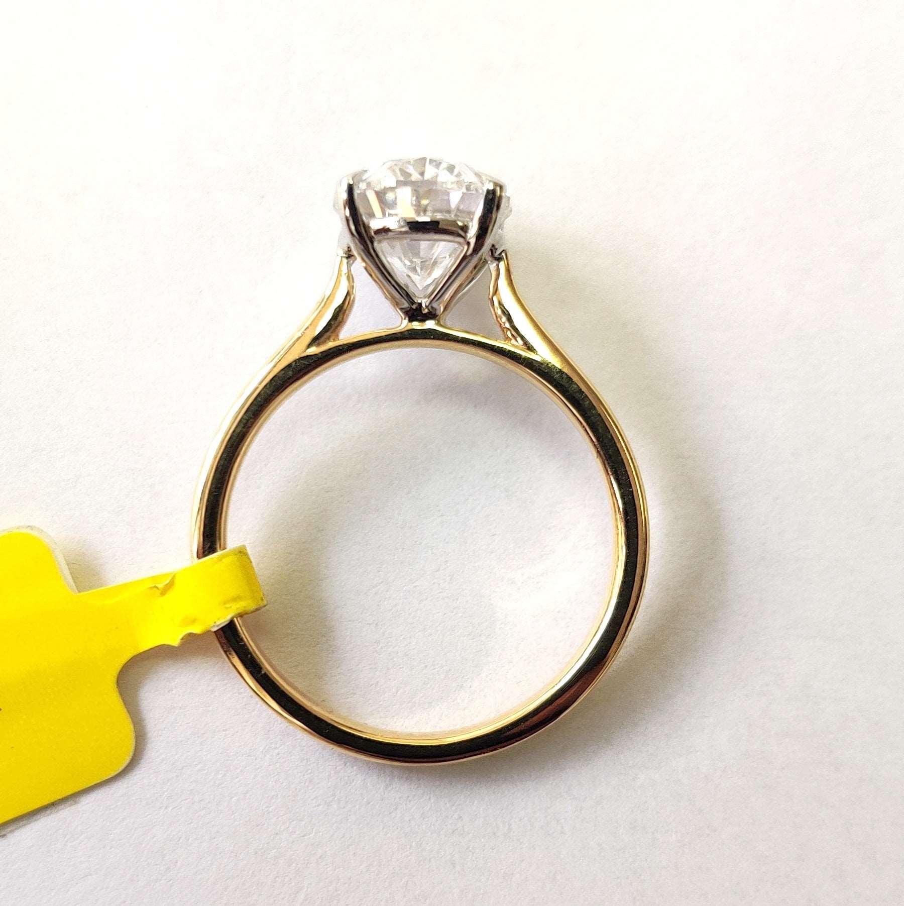 IGI Certified E/VS 7.00Ct Lab Grown Oval Cut Diamond Solitaire Engagement Ring - Image 2