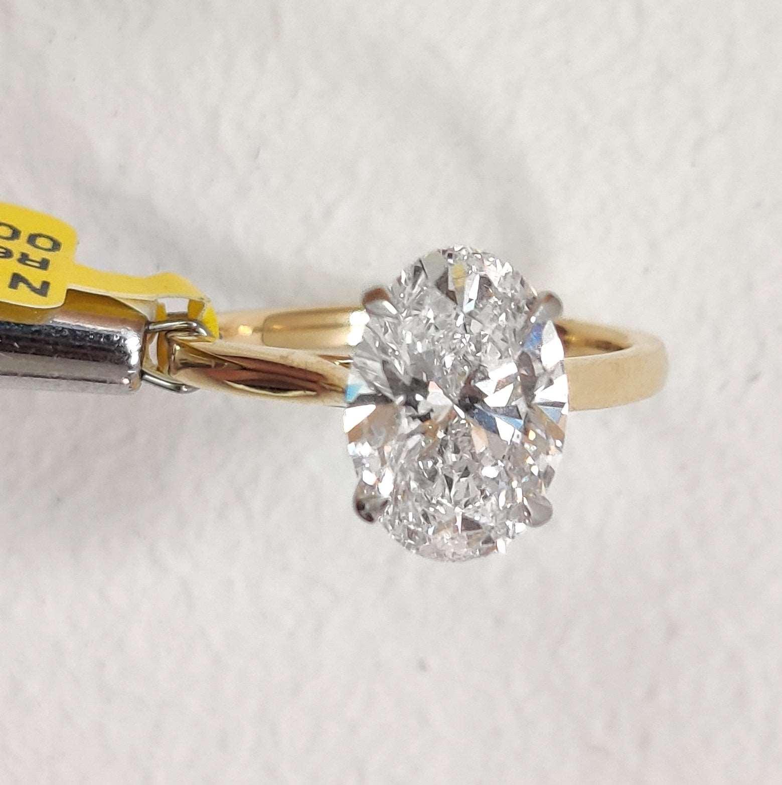 IGI Certified E/VS 7.00Ct Lab Grown Oval Cut Diamond Solitaire Engagement Ring - Image 6