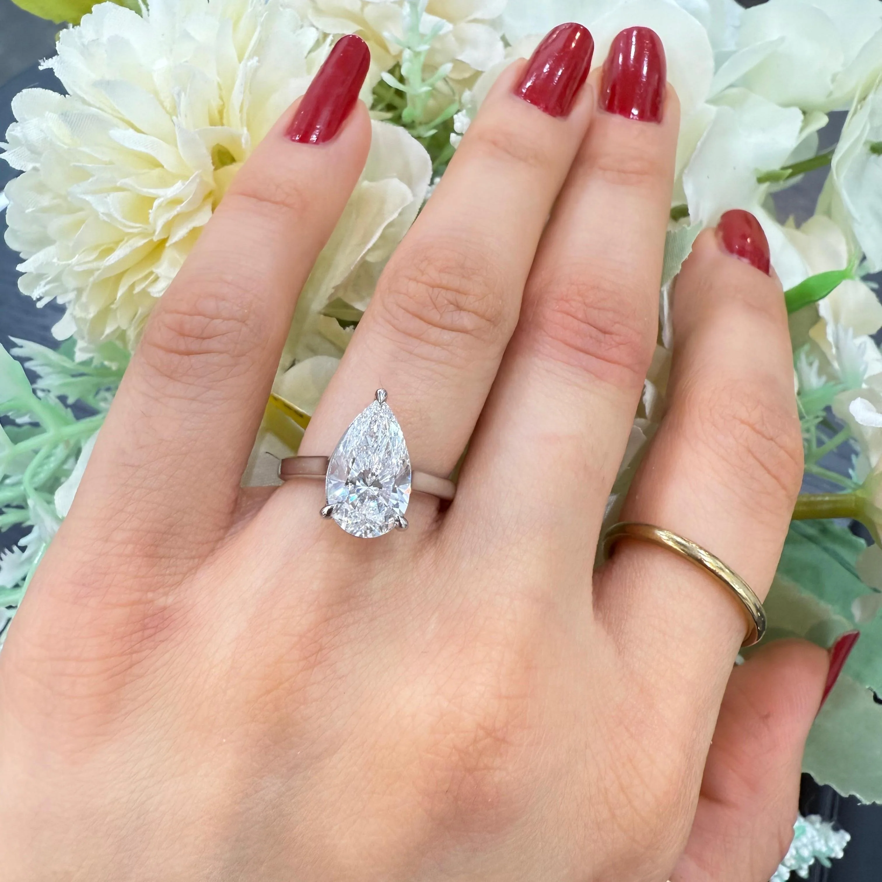 E/VS 3.00CT IGI Certified Lab Grown Pear Diamond Solitaire Engagement Ring in Platinum - Image 5