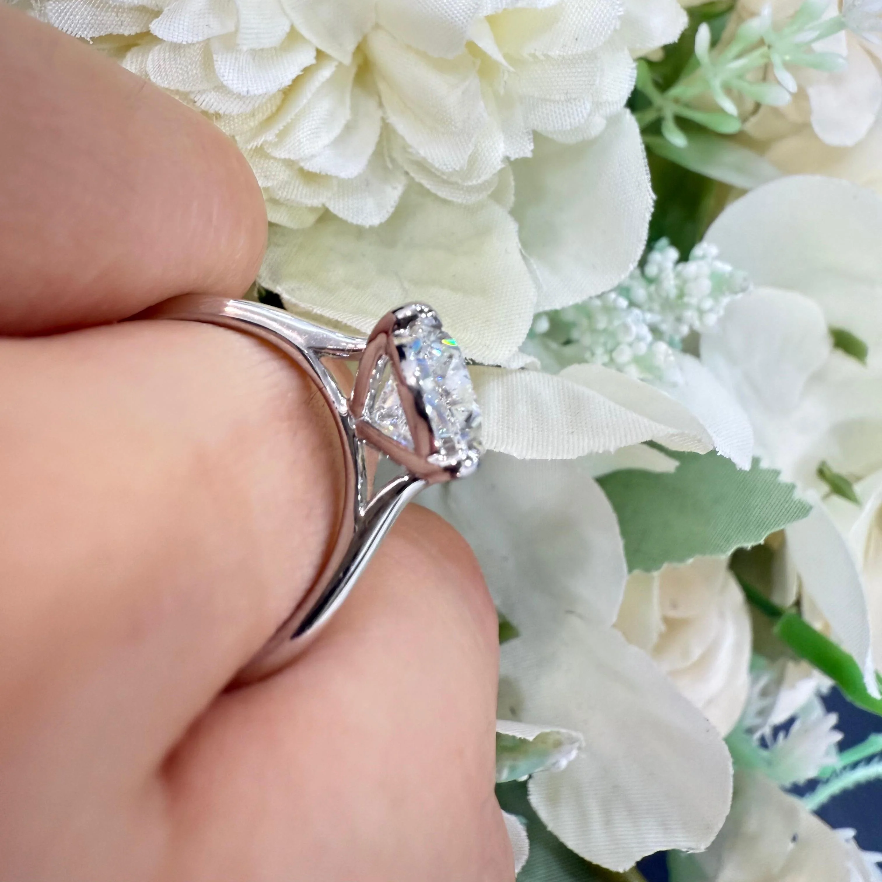 E/VS 3.00CT IGI Certified Lab Grown Pear Diamond Solitaire Engagement Ring in Platinum - Image 7