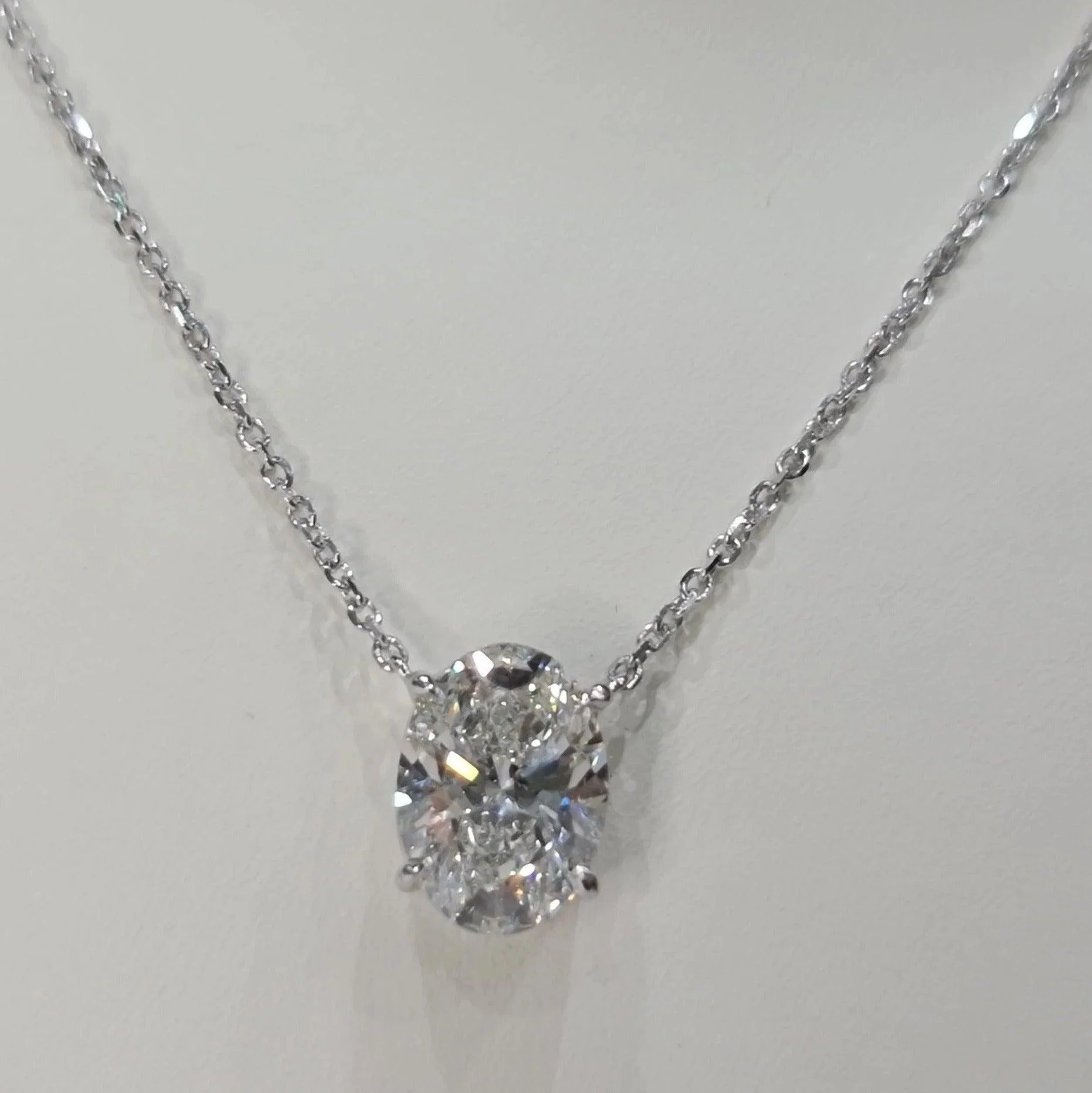 IGI Certified Oval Diamond Solitaire Pendant Necklace for Women in 18k Gold - Image 4