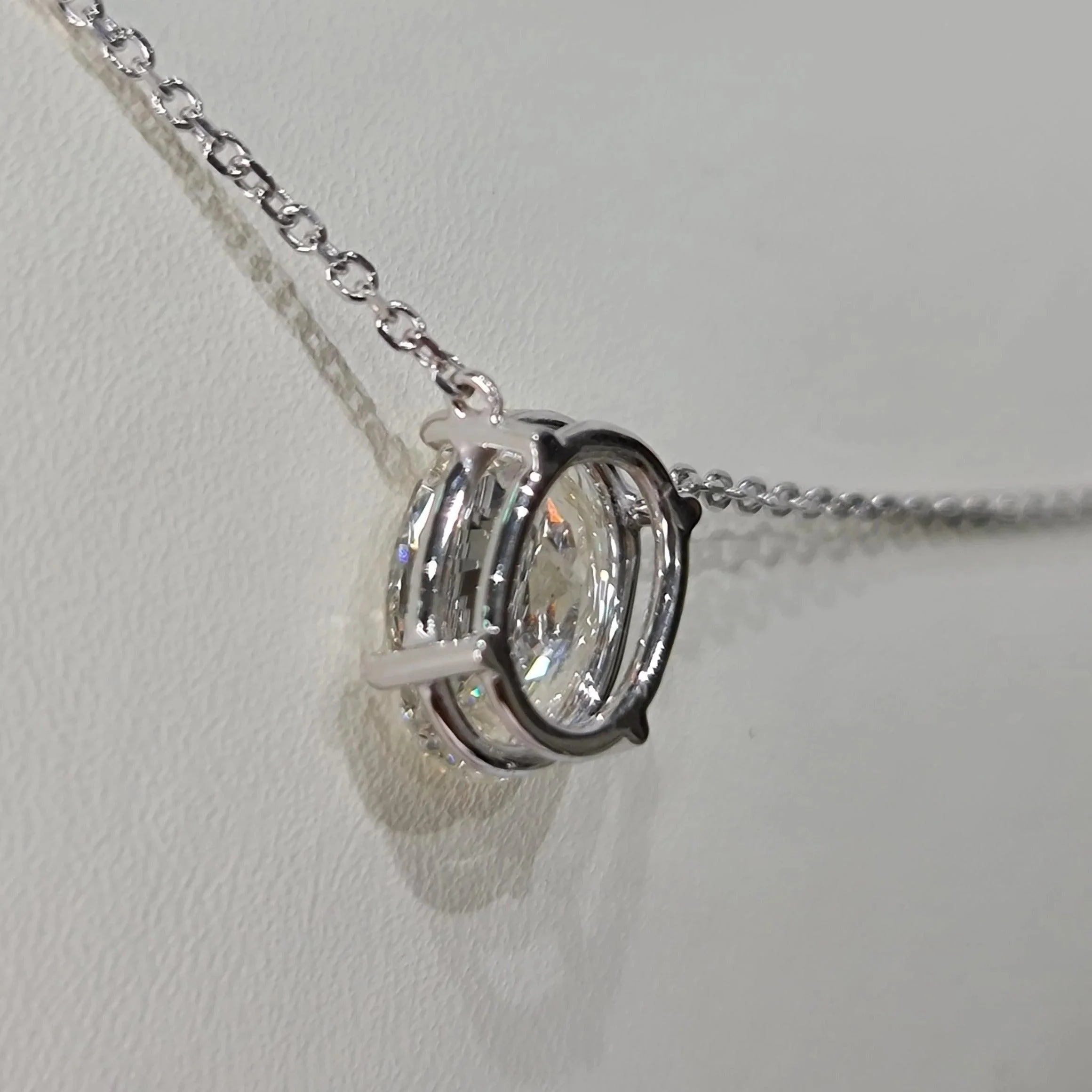 IGI Certified Oval Diamond Solitaire Pendant Necklace for Women in 18k Gold - Image 5