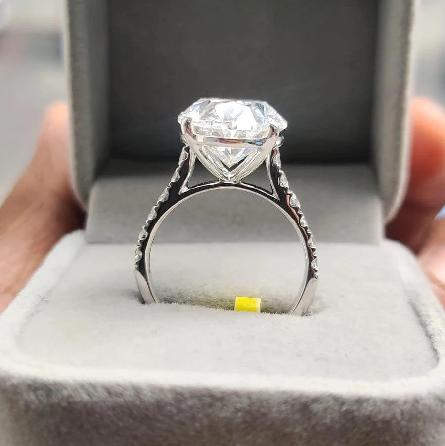 11.00CT IGI Certified Oval Lab Diamond Engagement Ring in Platinum - Image 4
