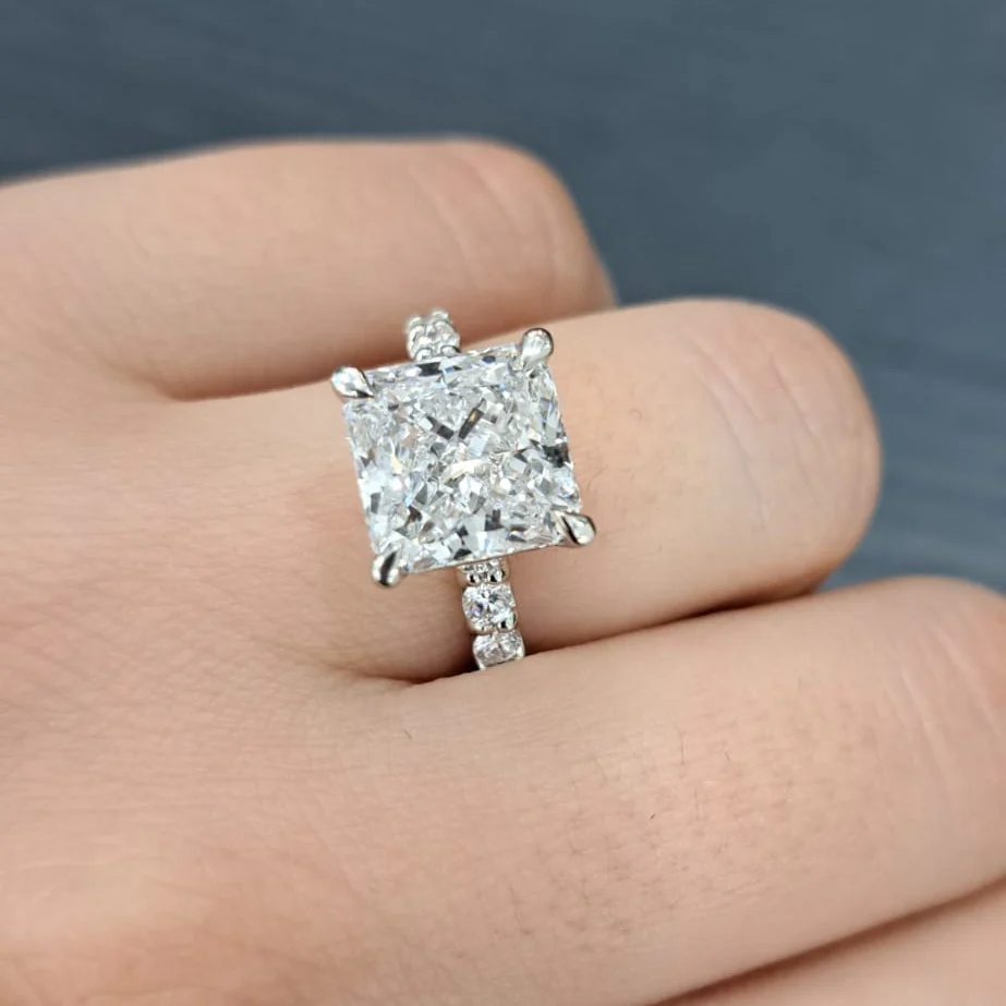 Clearance E/VS 5.00Ct IGI Certified Radiant Cut Diamond Engagement Ring In Platinum - Image 2