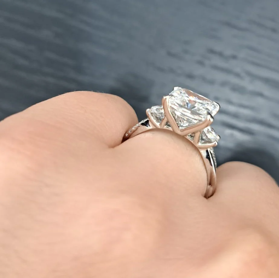 Clearance E/VS 5.00Ct IGI Certified Radiant Cut Diamond Engagement Ring In Platinum - Image 3