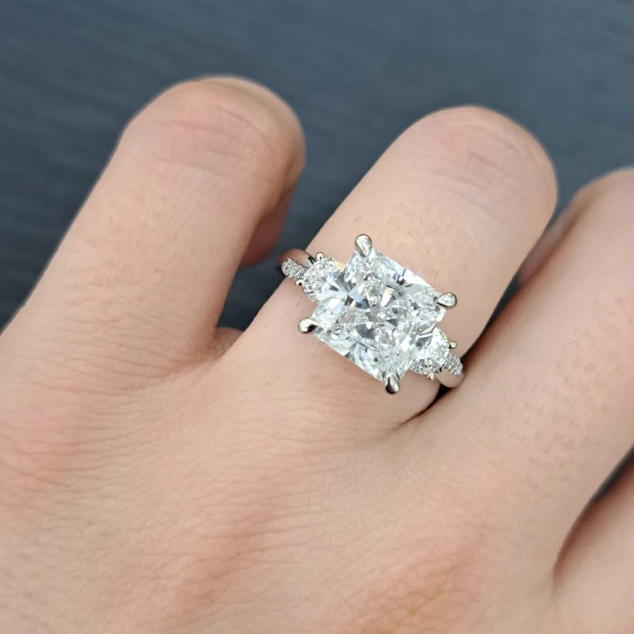 Clearance E/VS 5.00Ct IGI Certified Radiant Cut Diamond Engagement Ring In Platinum - Image 4