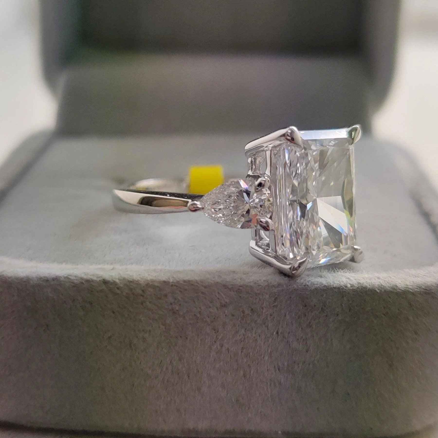 IGI Certified Radiant & Pear Diamond Trilogy Ring Platinum 7.00Ct F/VS - Image 3