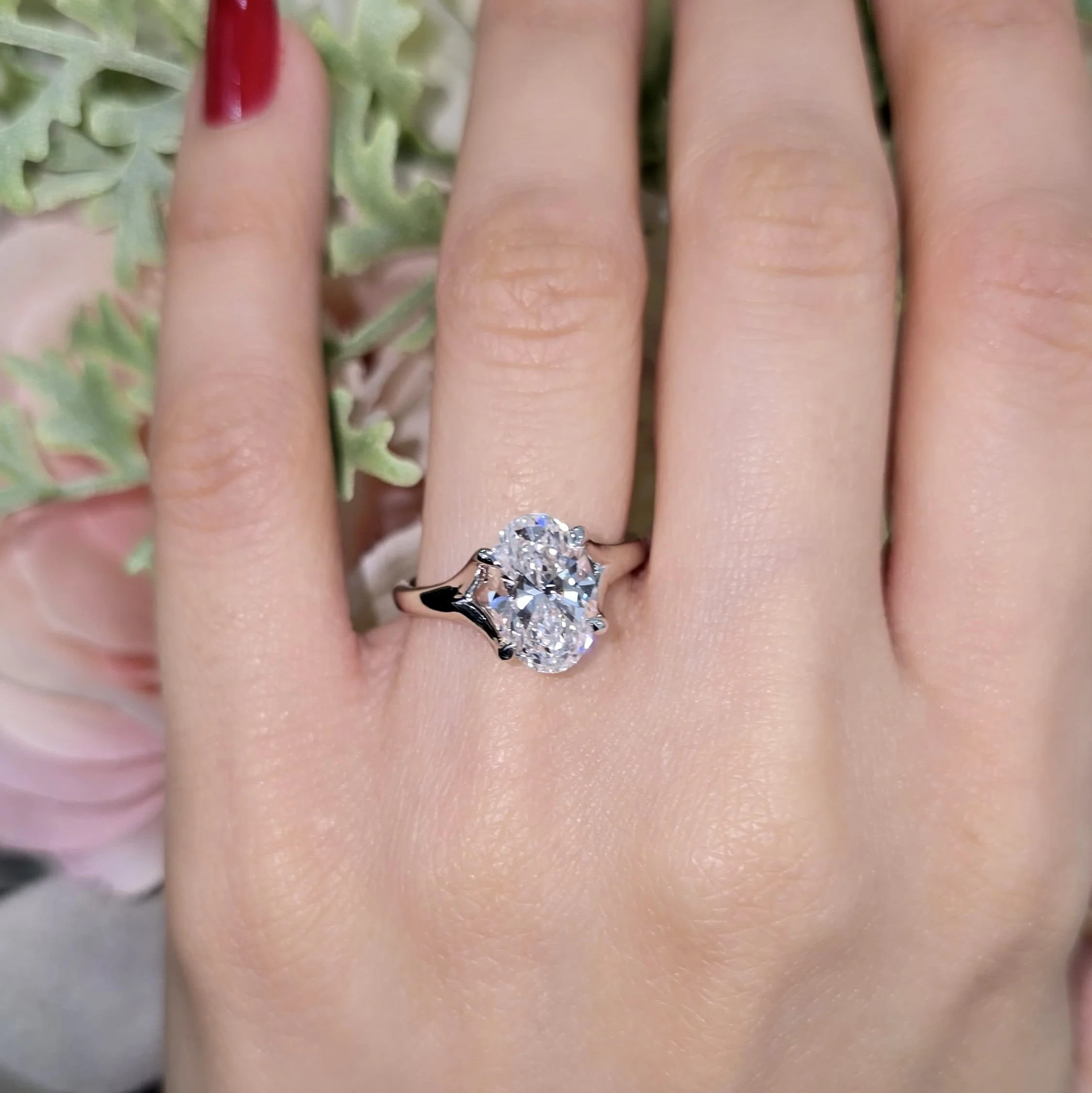 IGI E/VS 2.50Ct Lab Grown Oval Diamond Solitaire Engagement Ring in Platinum - Image 4