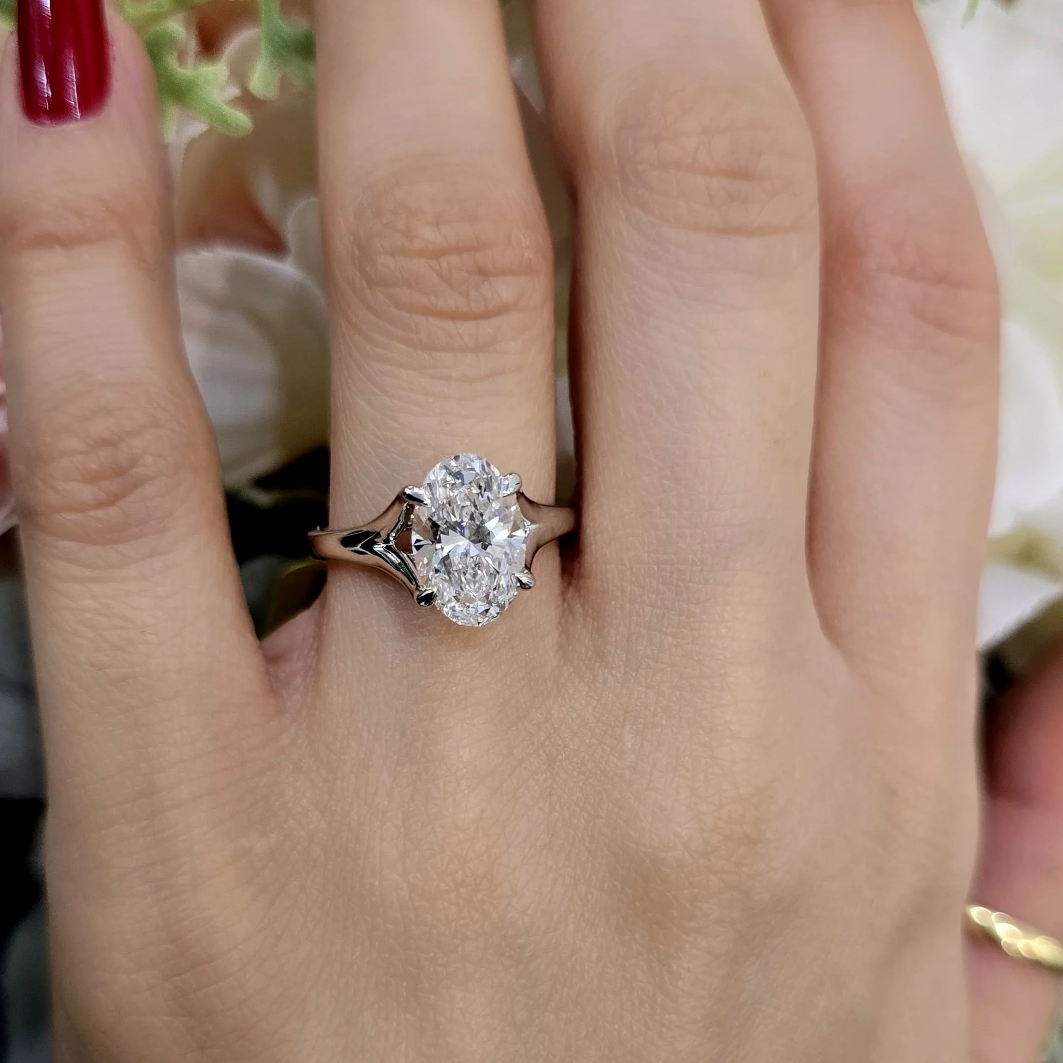 IGI E/VS 2.50Ct Lab Grown Oval Diamond Solitaire Engagement Ring in Platinum - Image 5
